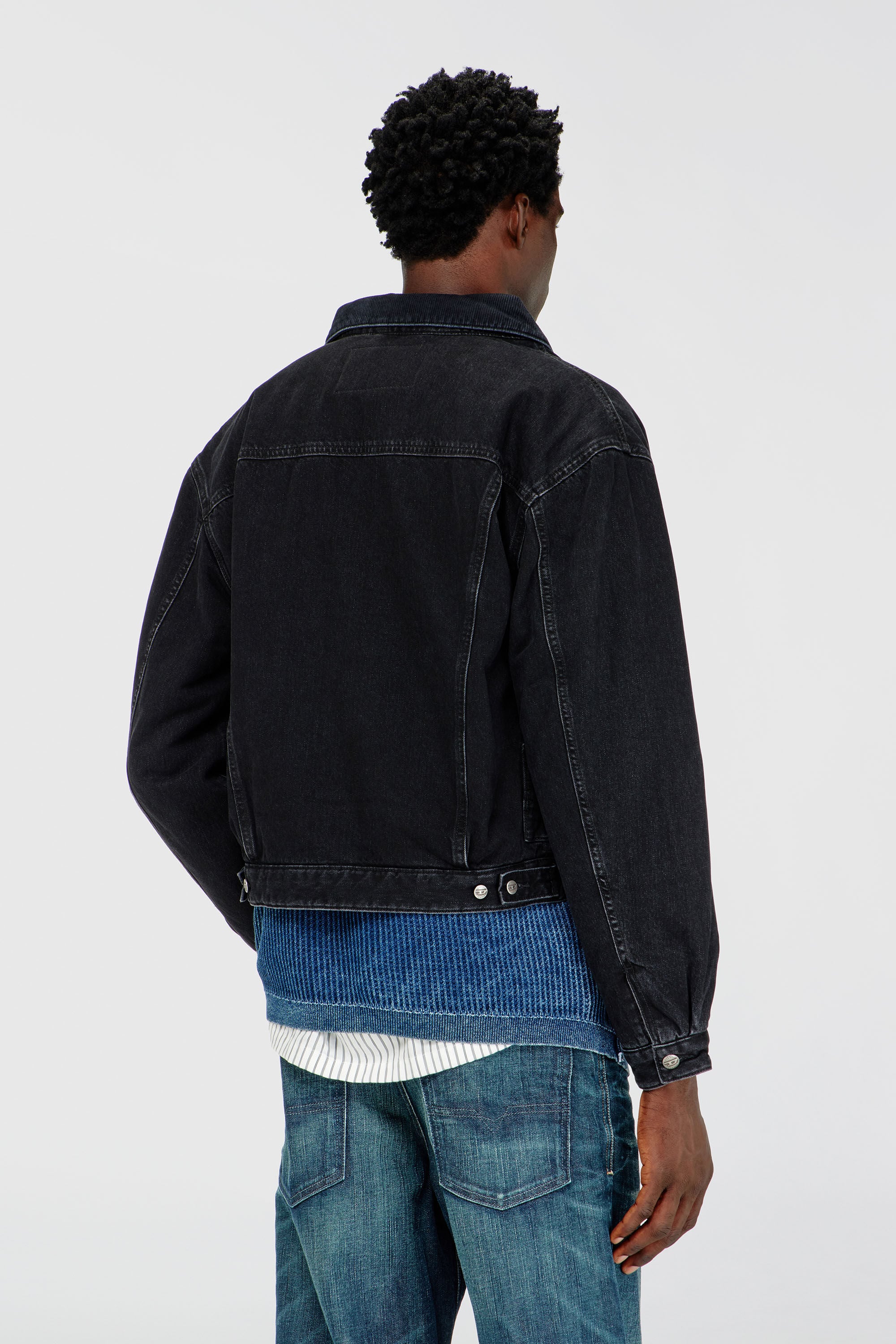 Diesel - D-RANGER-T, Veste rembourr&eacute;e de camionneur en denim Mixte in Noir - 5
