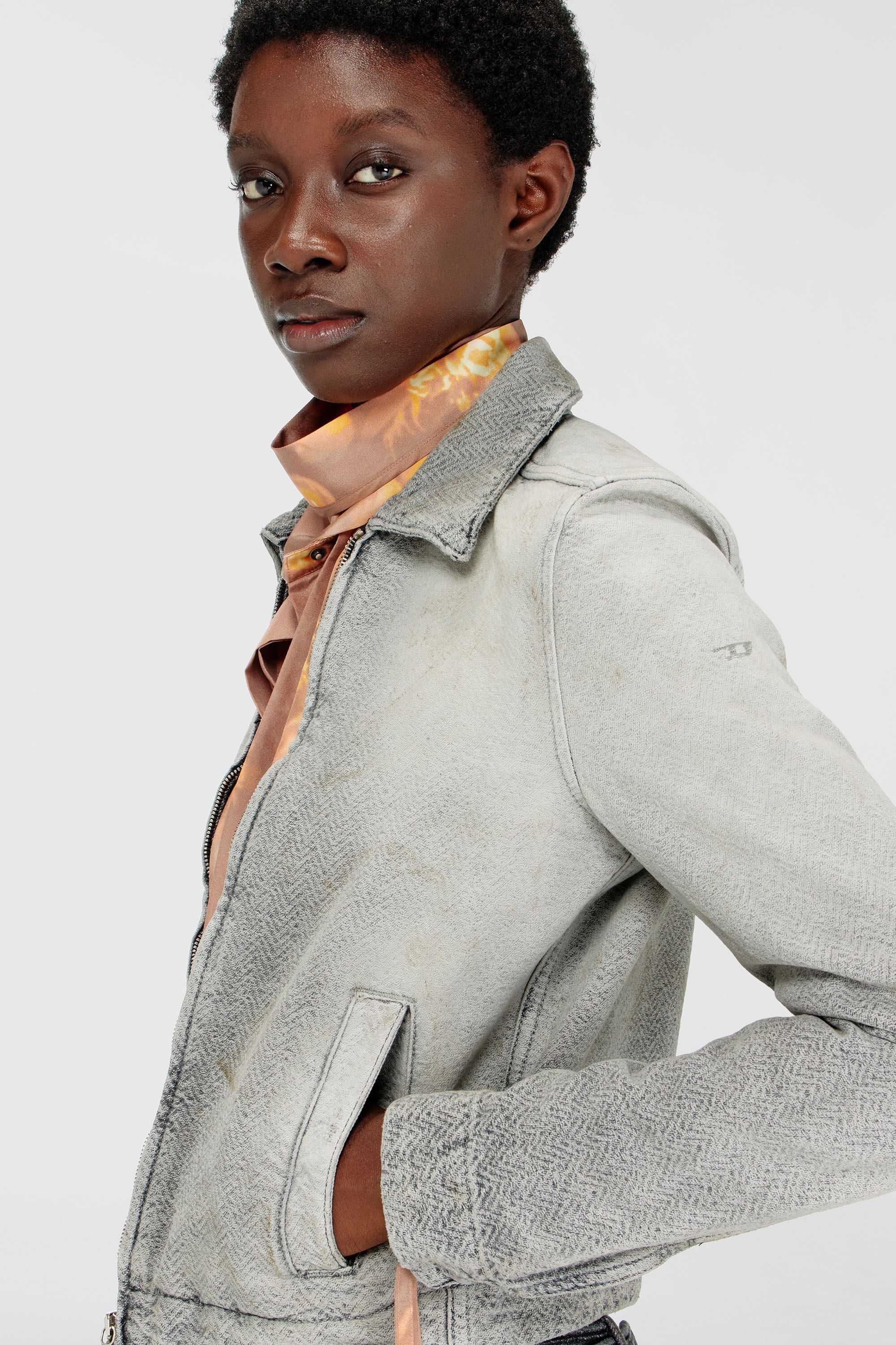 Diesel - DE-CORB, Chaqueta de denim herringbone desgastado Mujer in Gris - 4
