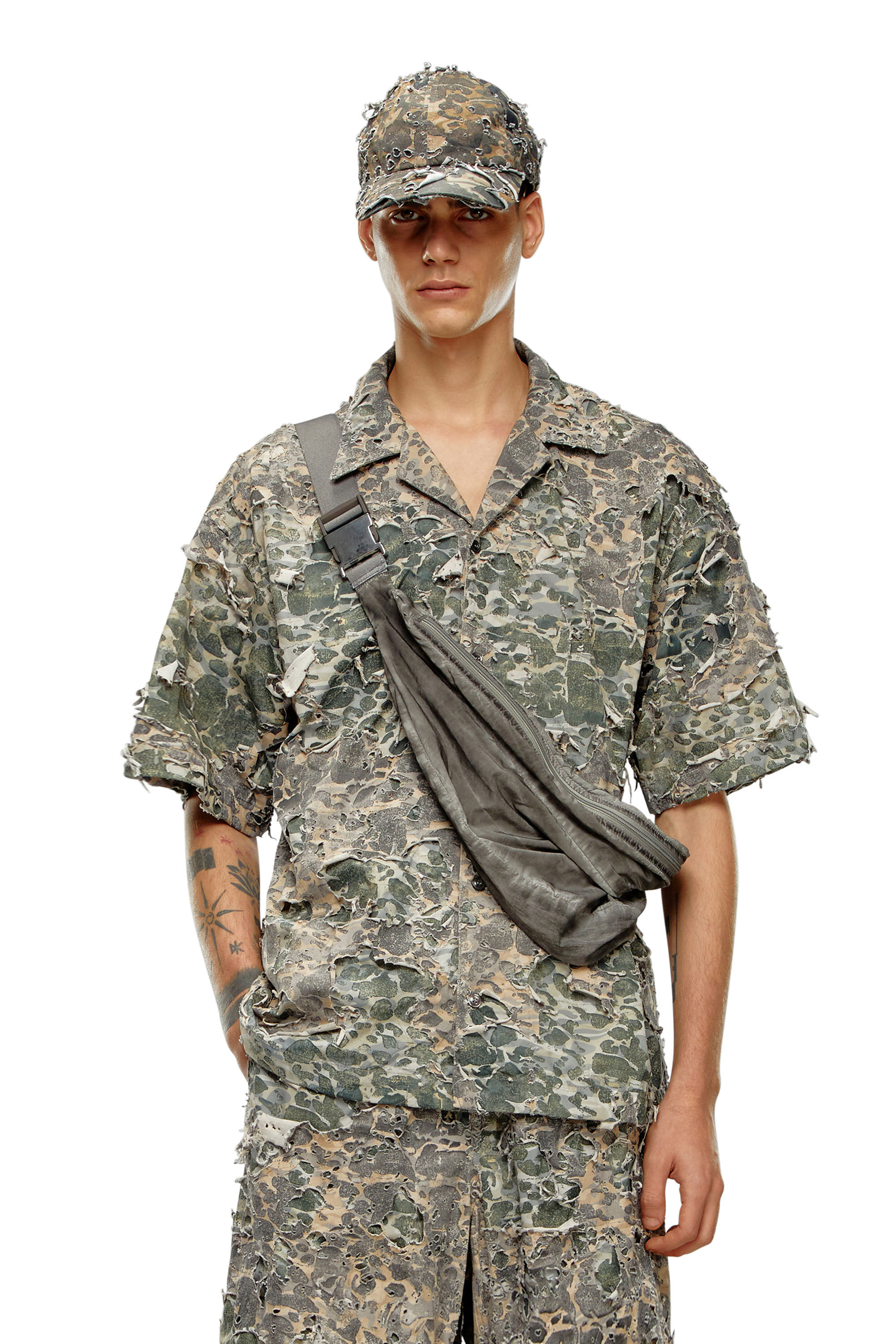 Diesel - S-HOCKNEY-CAMU, Chemise camouflage avec finition destroy Homme in Polychrome - 3
