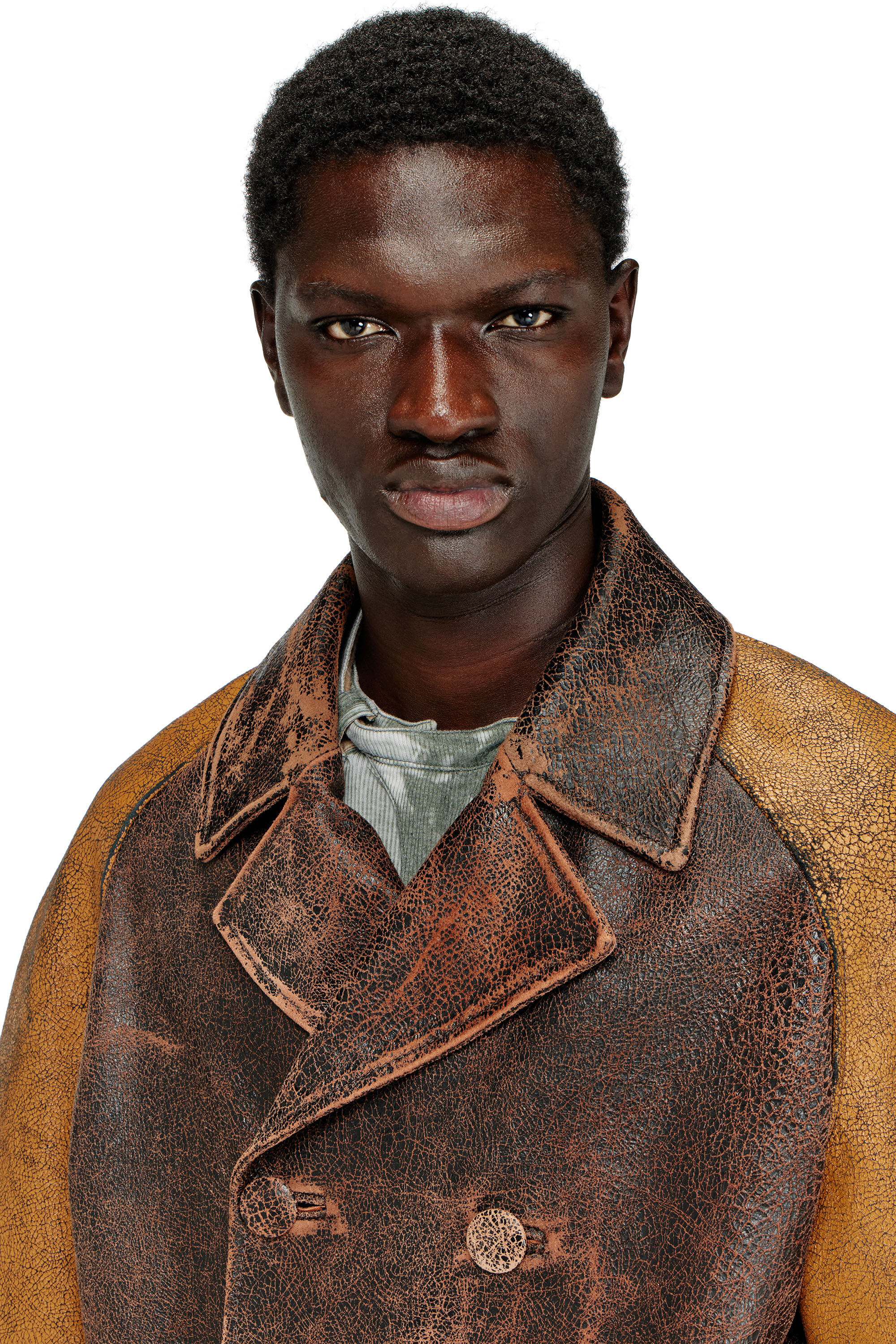 Diesel - L-NAHUN, Man's Cocoon peacoat in crackle leather in Brown - 4