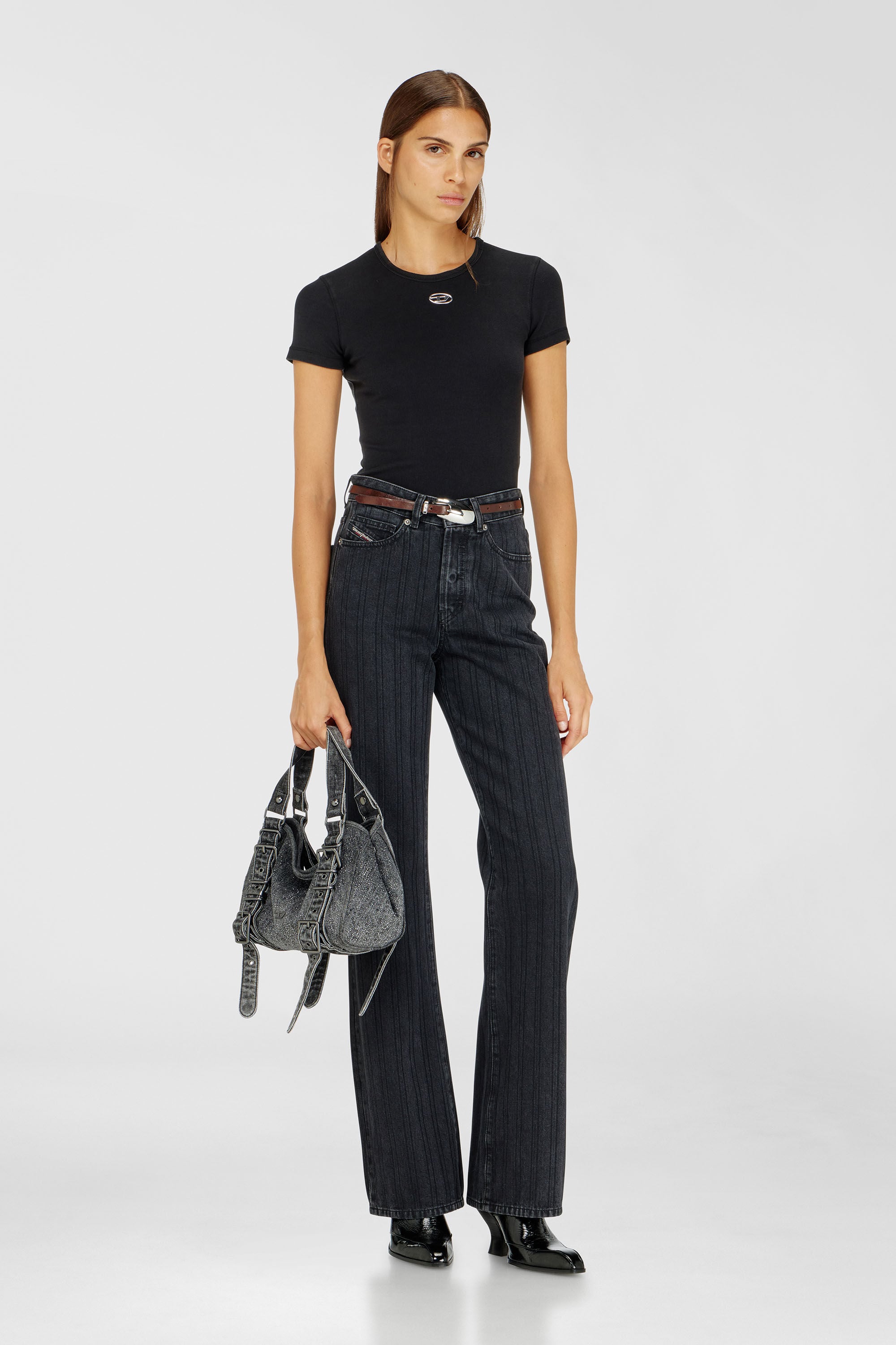 Diesel - T-ELE-LONG-OD, Camiseta de canal&eacute; slim con &Oacute;valo D met&aacute;lico Mujer in Negro - 1