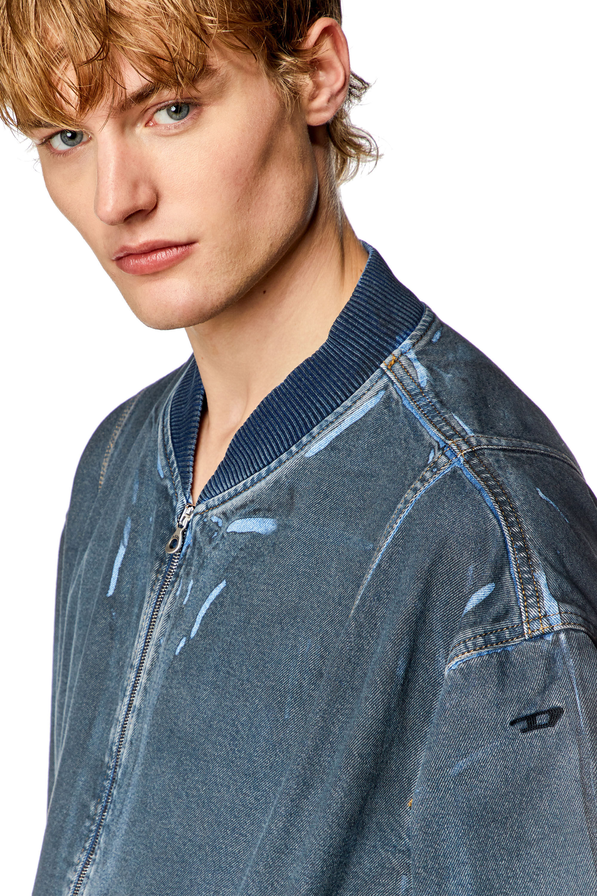 Diesel - D-VINZ-S, Veste bomber en denim enduit effet vieilli Homme in Bleu - 4