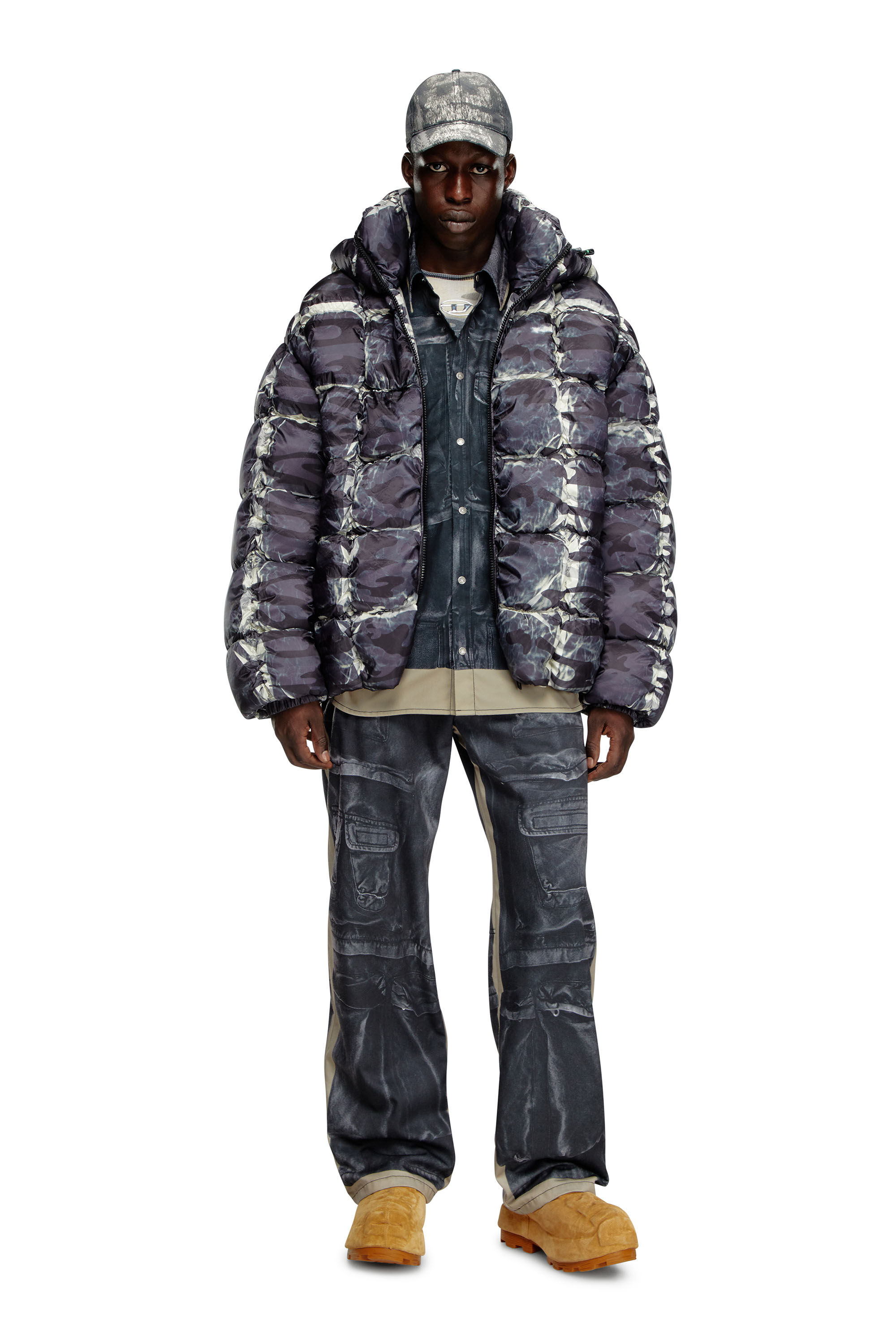 Diesel - W-CLAUS-CAMU, Male's Hooded puffer jacket with camo print in Grey - 1