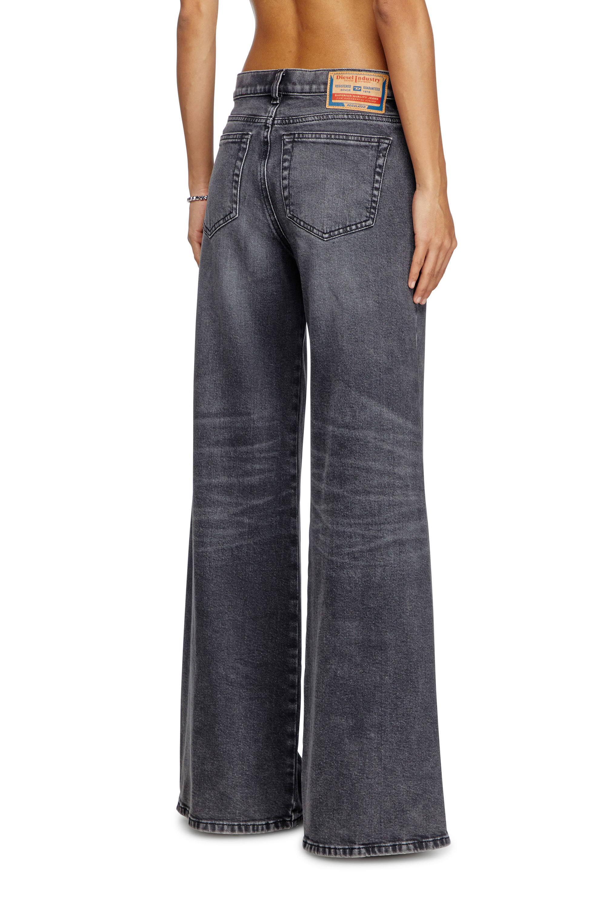 デニム・ジーパン DIESEL FLARED JEANS 1978 D-AKEMI IN WASHED GRAY Women's Bootcut and Flare Jeans | Grey | Diesel 1978 D-Akemi
