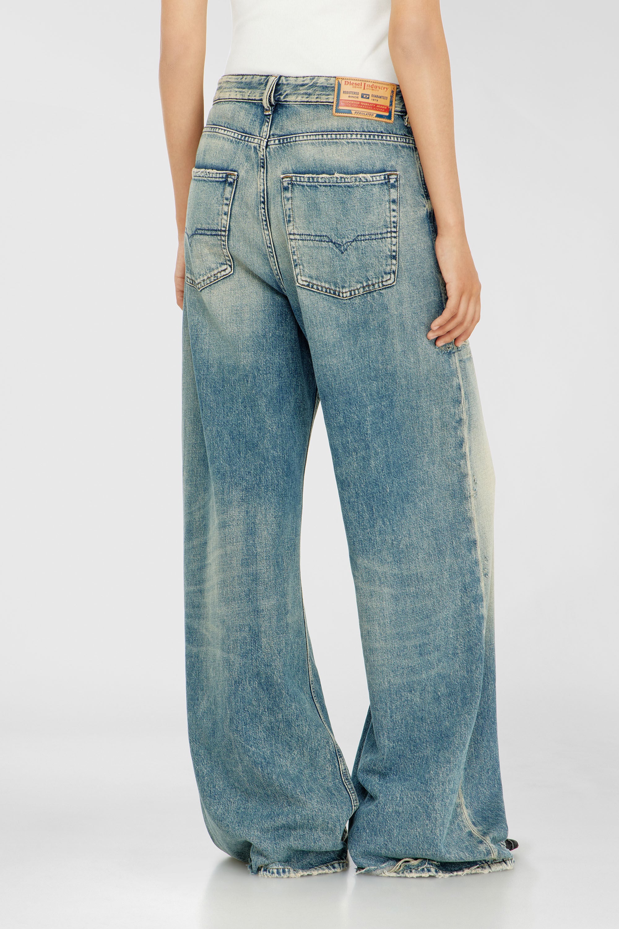 Diesel - Female's Relaxed Jeans 1996 D-Sire 09P62, Medium Blue - 5