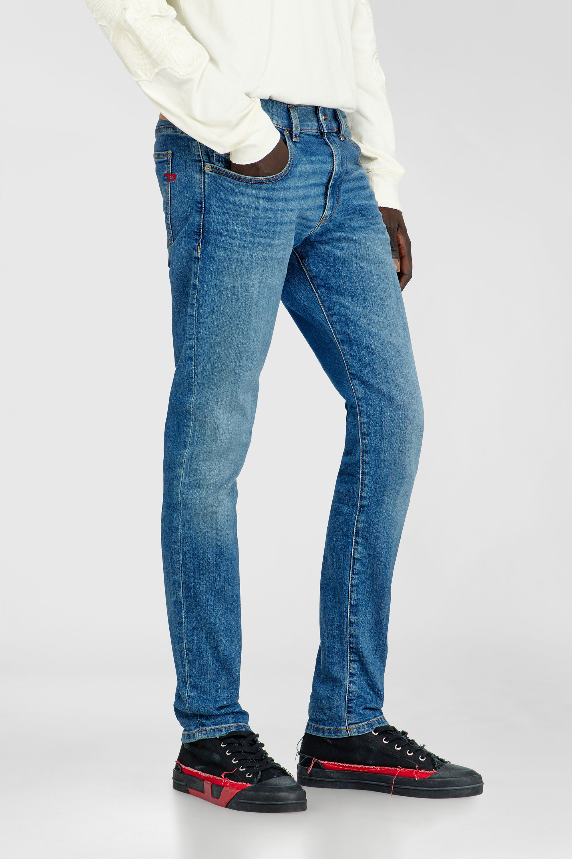 Men's Slim Jeans | Regular Waist 2019 D-StruktLight Blue | Diesel US