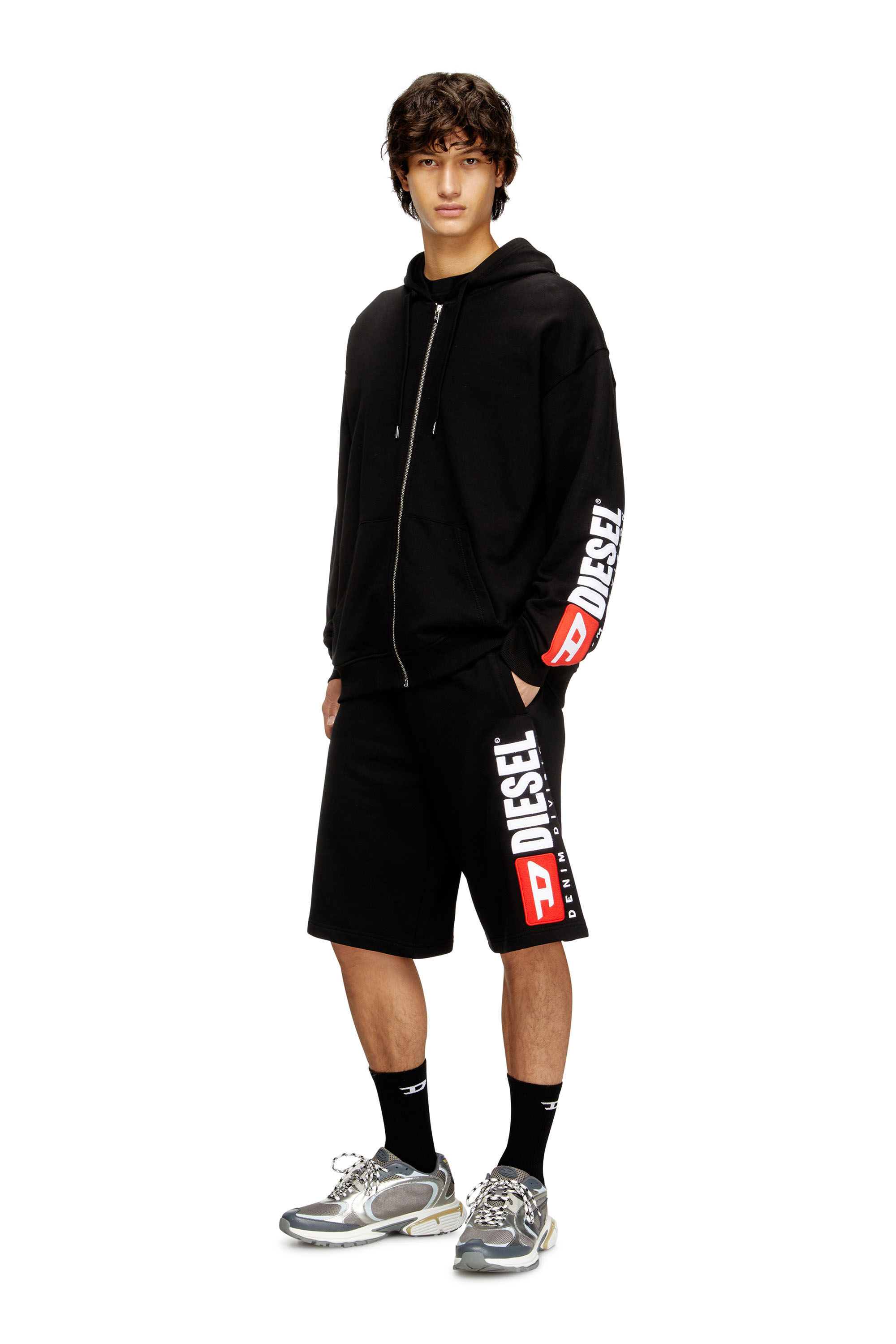 Men's Fleece shorts with maxi logo patch | Black | Diesel