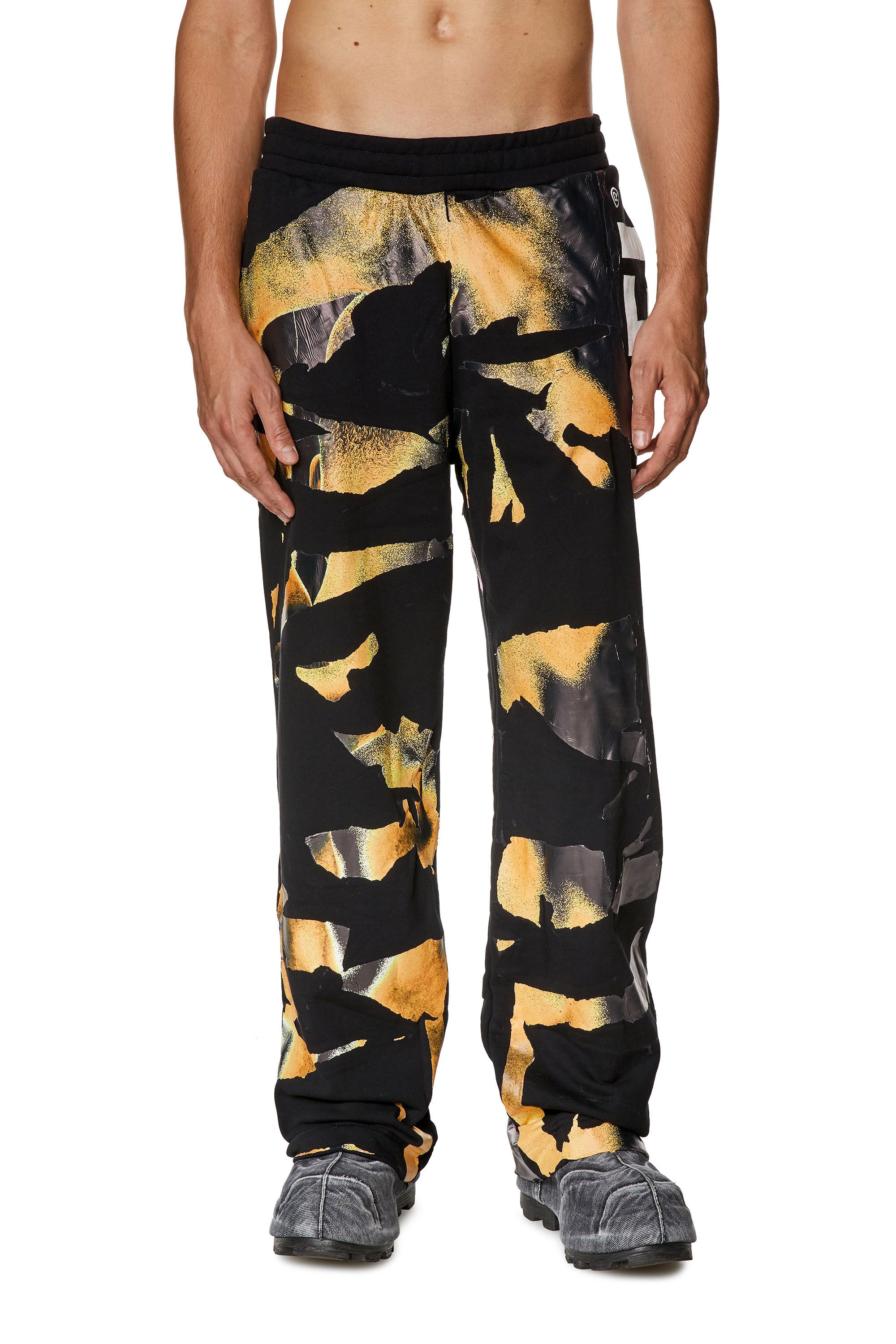 Diesel - P-MARTAINS-SHOW, Male's Logo track pants with contrast overlays in Black/Grey - 3