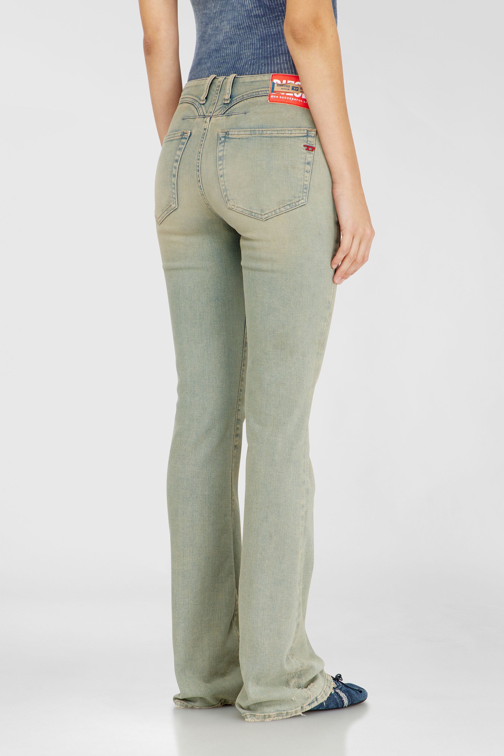 Diesel - Bootcut Jeans 1969 D-Ebbey 09Q98 Mujer, Azul Claro - 5