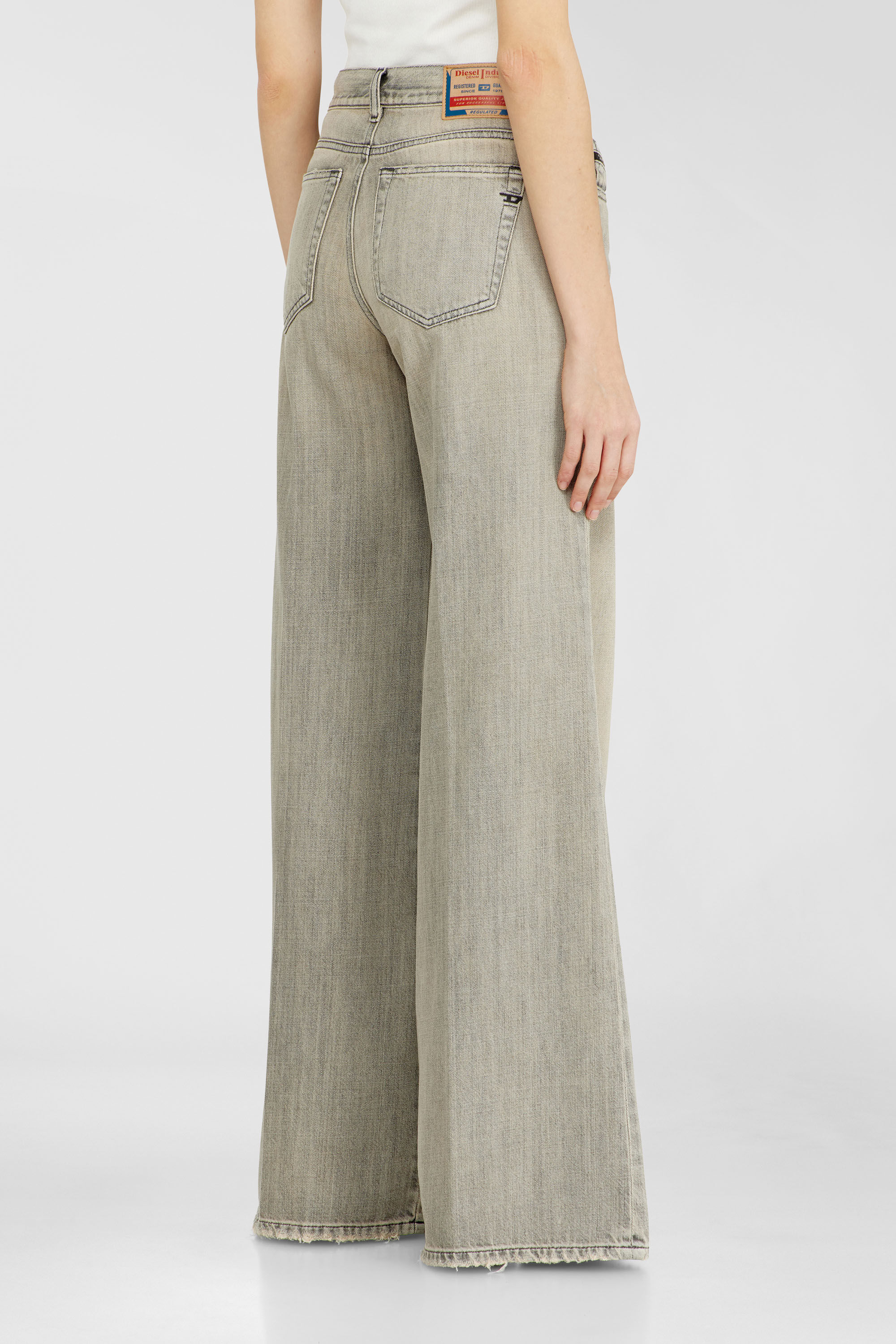 Diesel - Flare Jeans 1978 D-Akemi 068RU Mujer, Gris - 5
