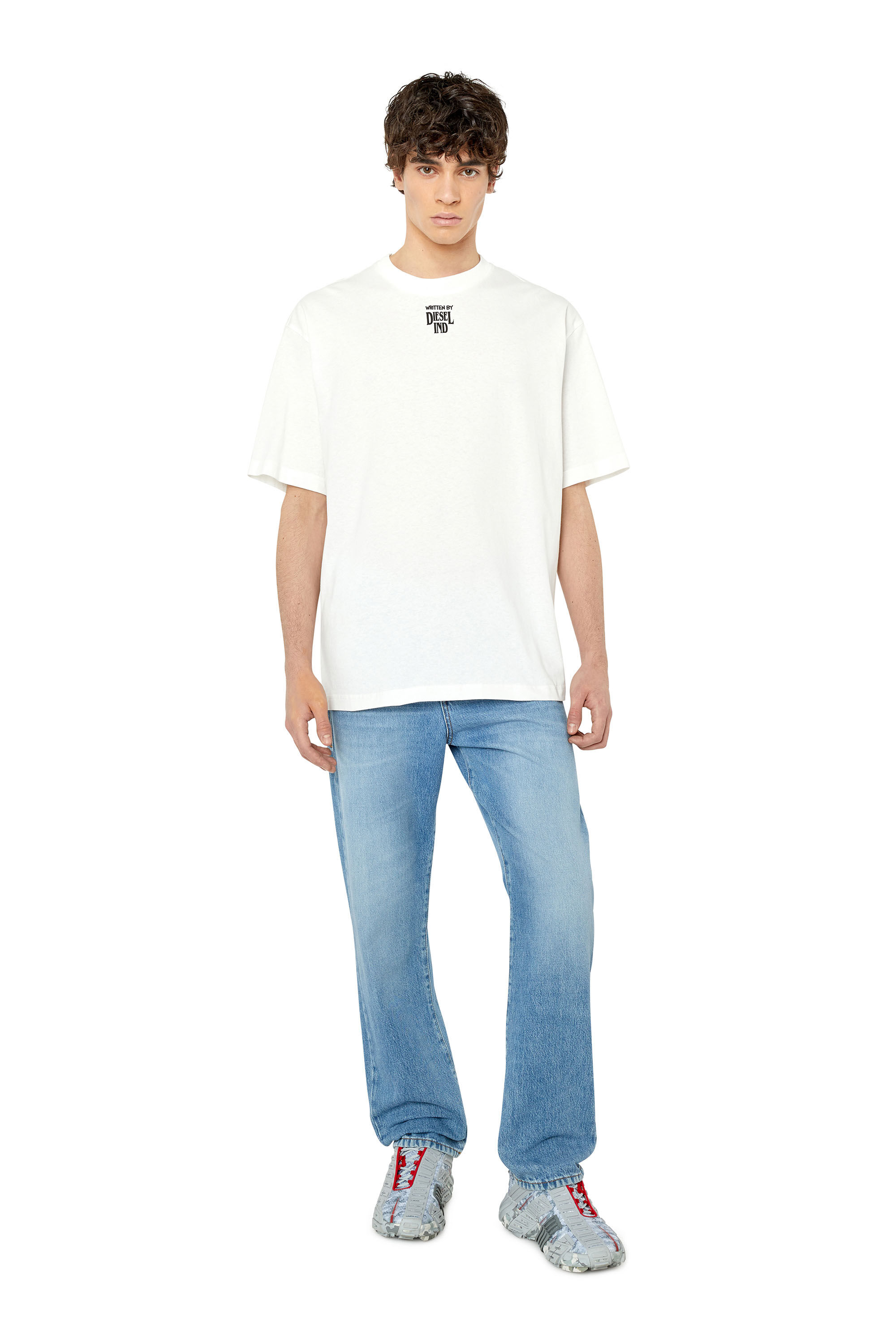 Diesel - T-WASH-G3, T-shirt oversize avec imprimé bidon d'essence Homme in Blanc - 1