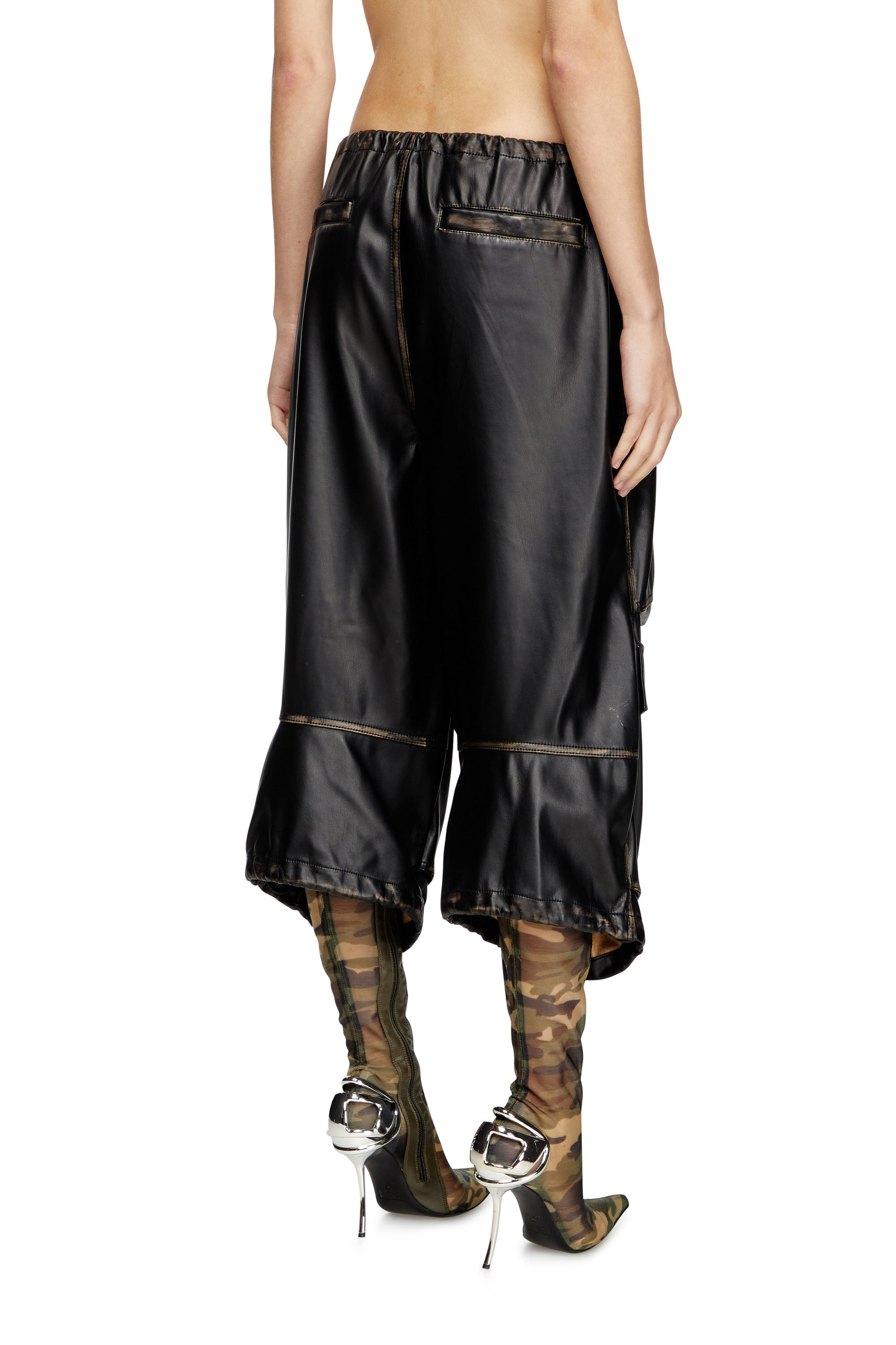 パンツ DIESEL P-DAYETZ-SHORT-FEM-Q3 size42 Women's Pleather cargo Bermuda pants | Black | Diesel