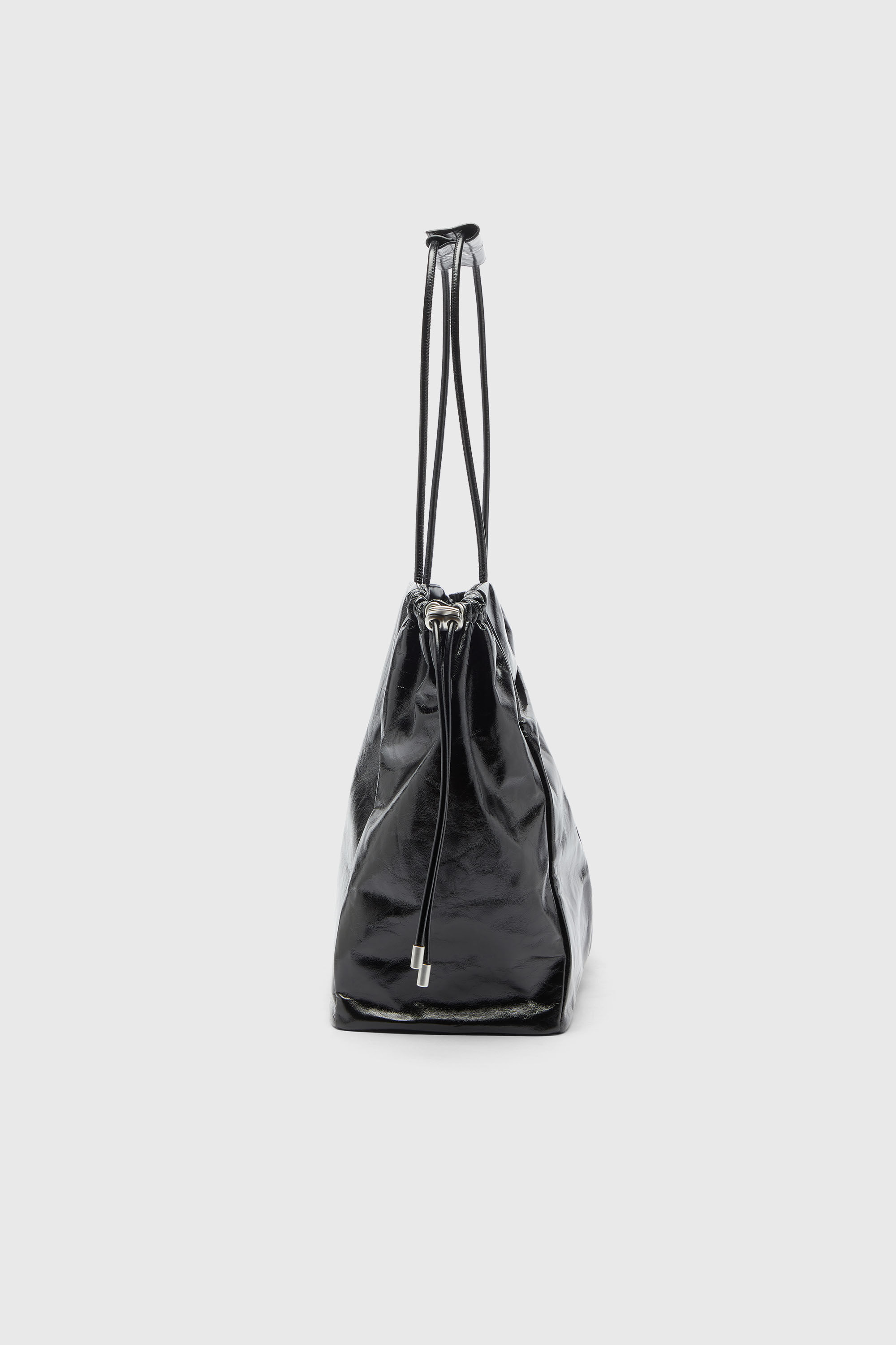 Women's Scrunch-D - Tote bag in shiny wrinkled leather | Black