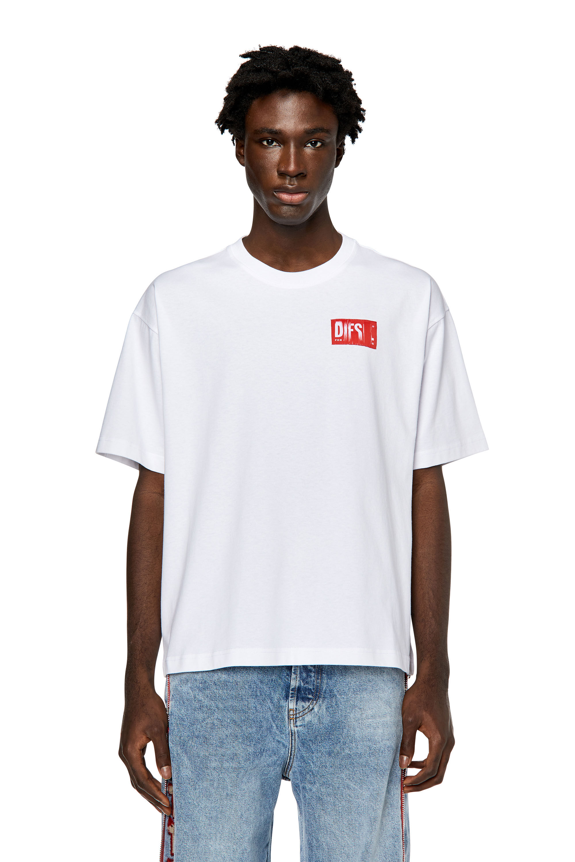Diesel - T-NLABEL, T-shirt avec empiècement à logo effiloché Homme in Blanc - 3