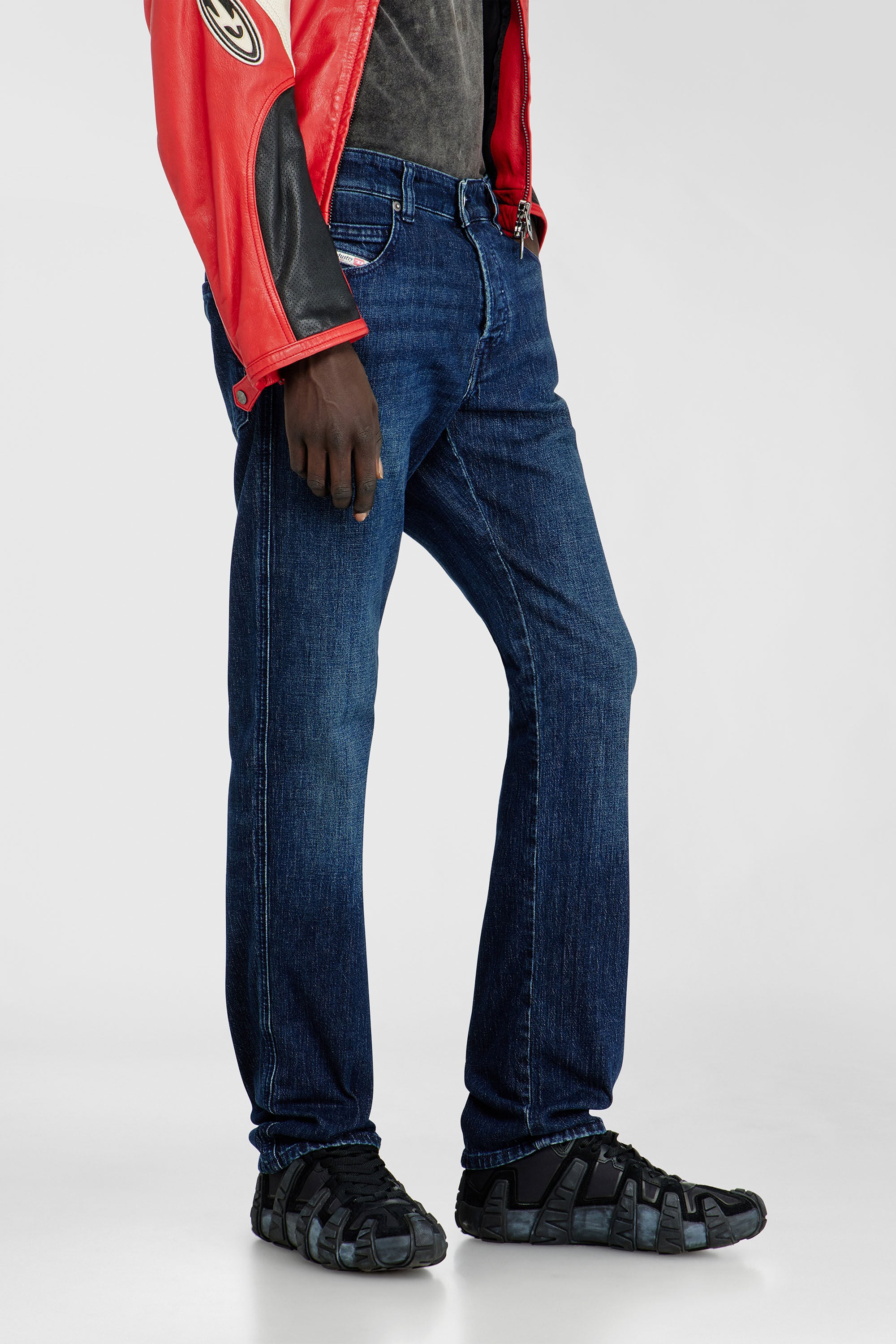 Men's Slim Dark Blue Jeans: Slim Straight Fit | Diesel®