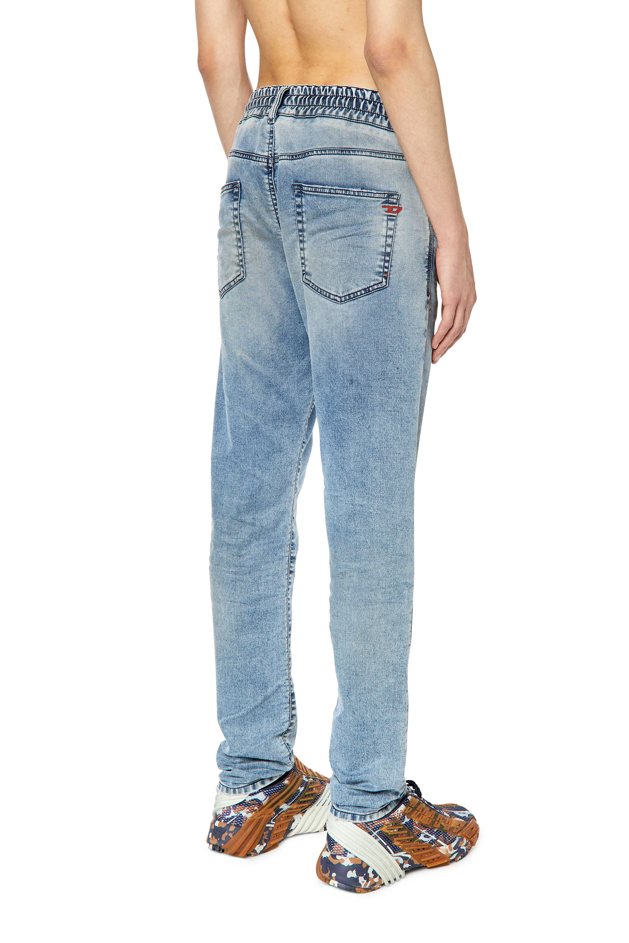 Diesel - Slim 2060 D-Strukt Joggjeans® 068DU, Male's Slim 2060 D-Strukt Joggjeans® in Light Blue - 4