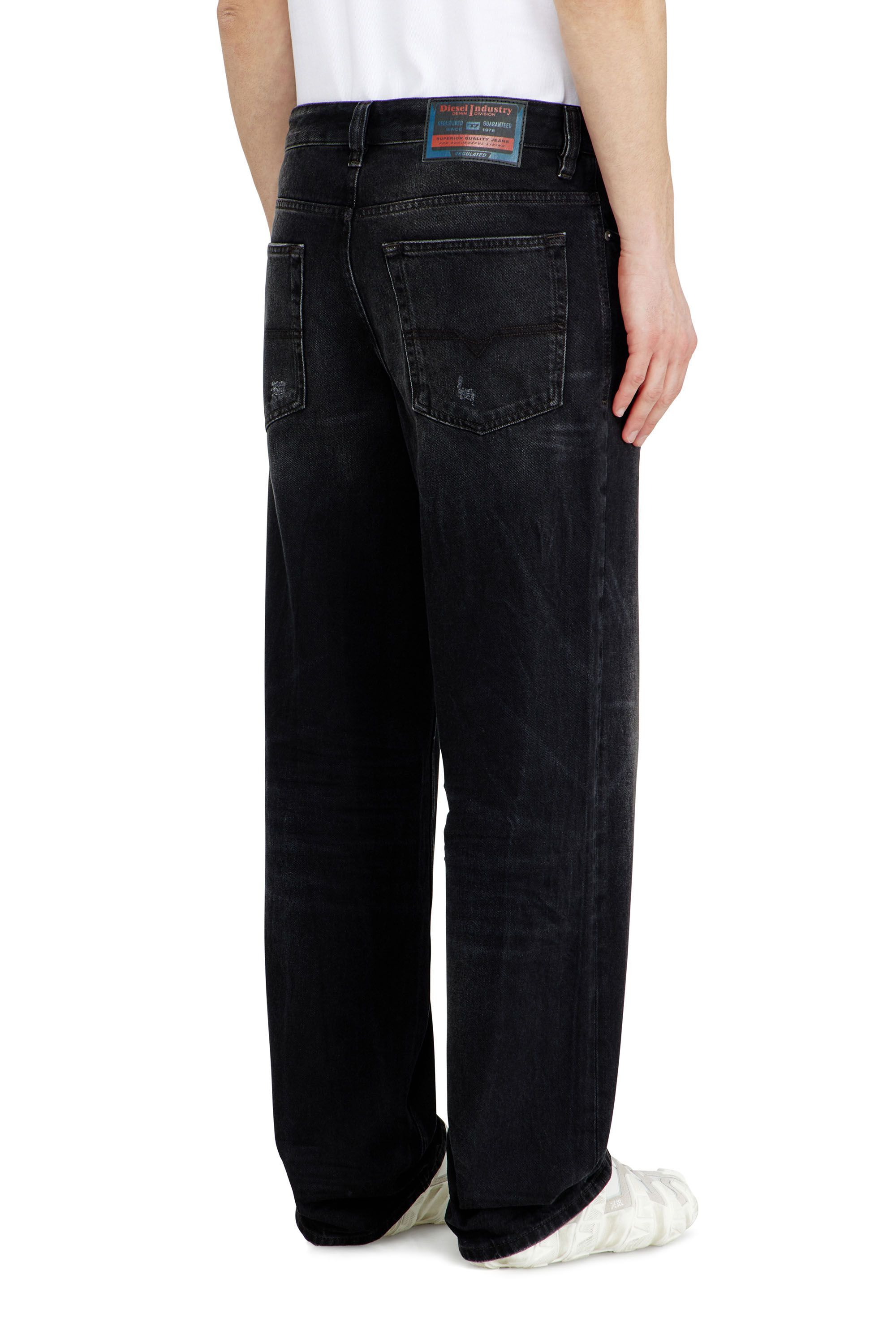 Diesel - Relaxed Jeans 2001 D-Macro 0BEBB Homme, Noir - Image 5