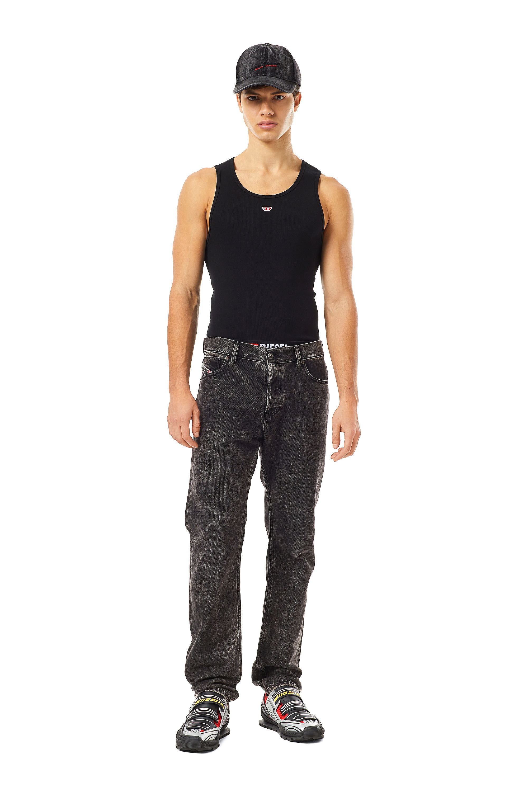 Diesel - Regular Jeans 1995 D-Sark 09B87, Male's Regular Jeans - 1995 D-Sark in Black/Dark Grey - 1