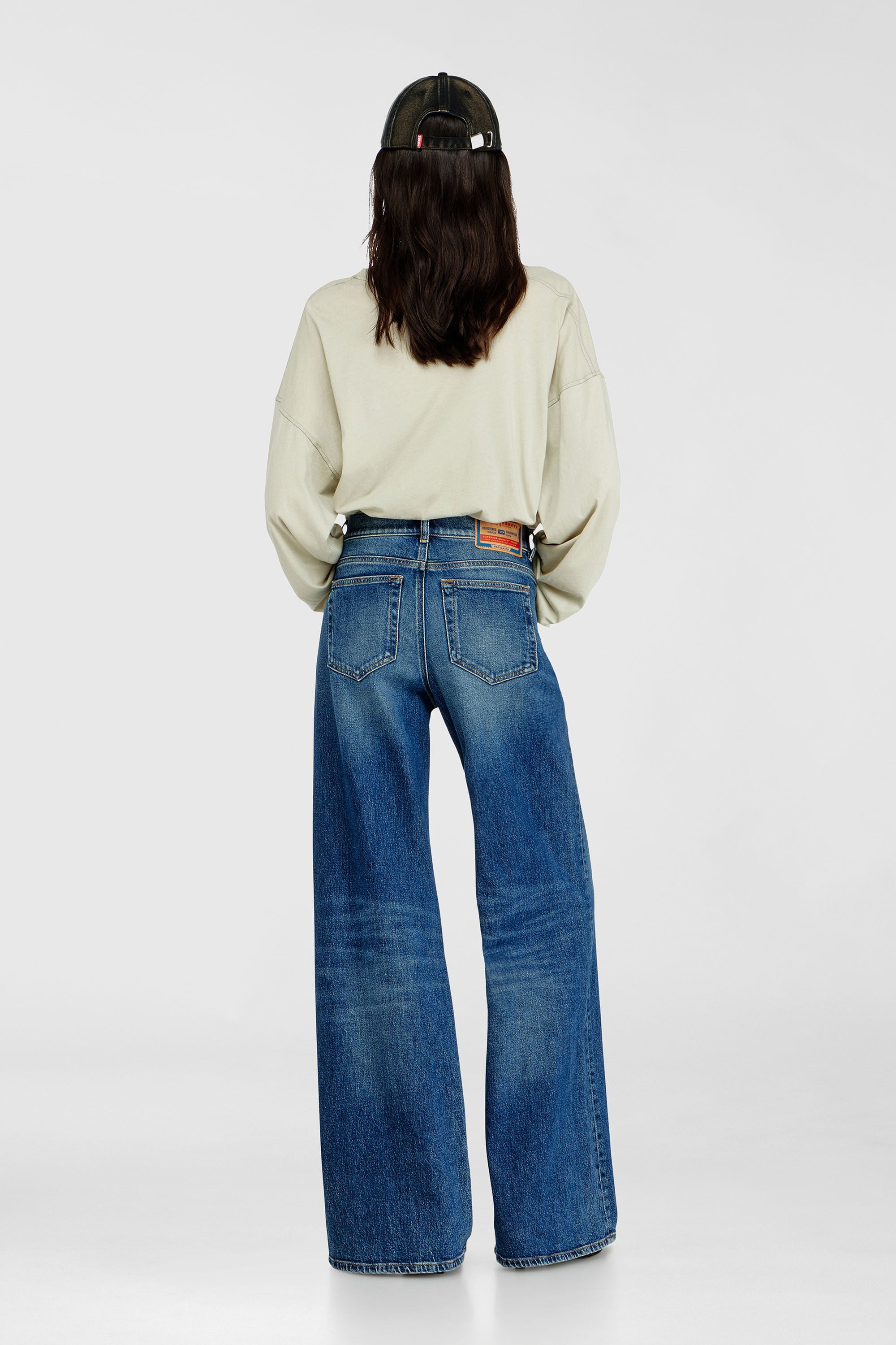 25SS DIESEL FLARE D-AKEMI デニム 定価4万6200円 Women's Flare Jeans | Regular Waist 1978 D-Akemi | Medium blue