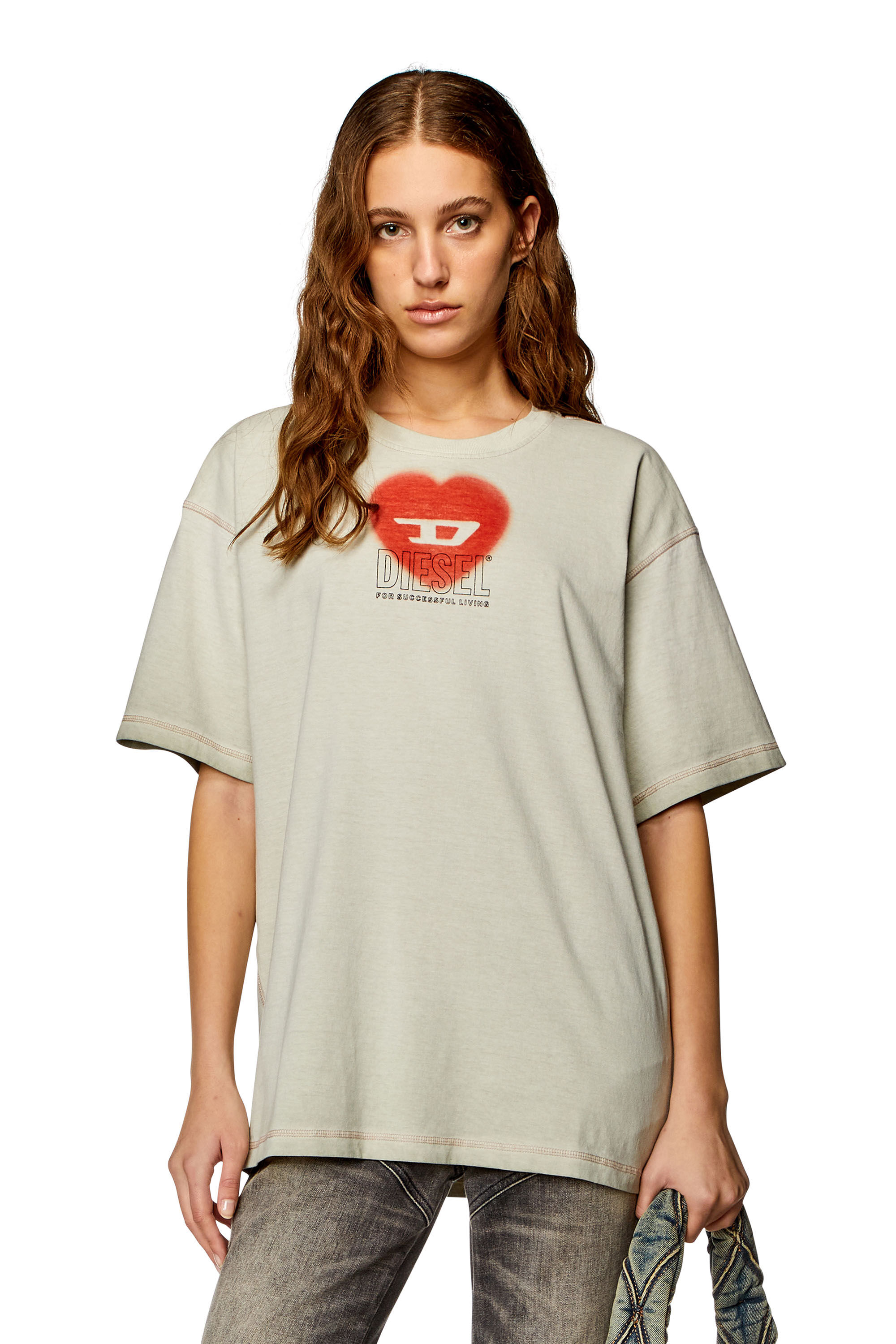 Diesel - T-BUXT-N4, Camiseta con estampado de coraz&oacute;n Mujer in Beige - 3