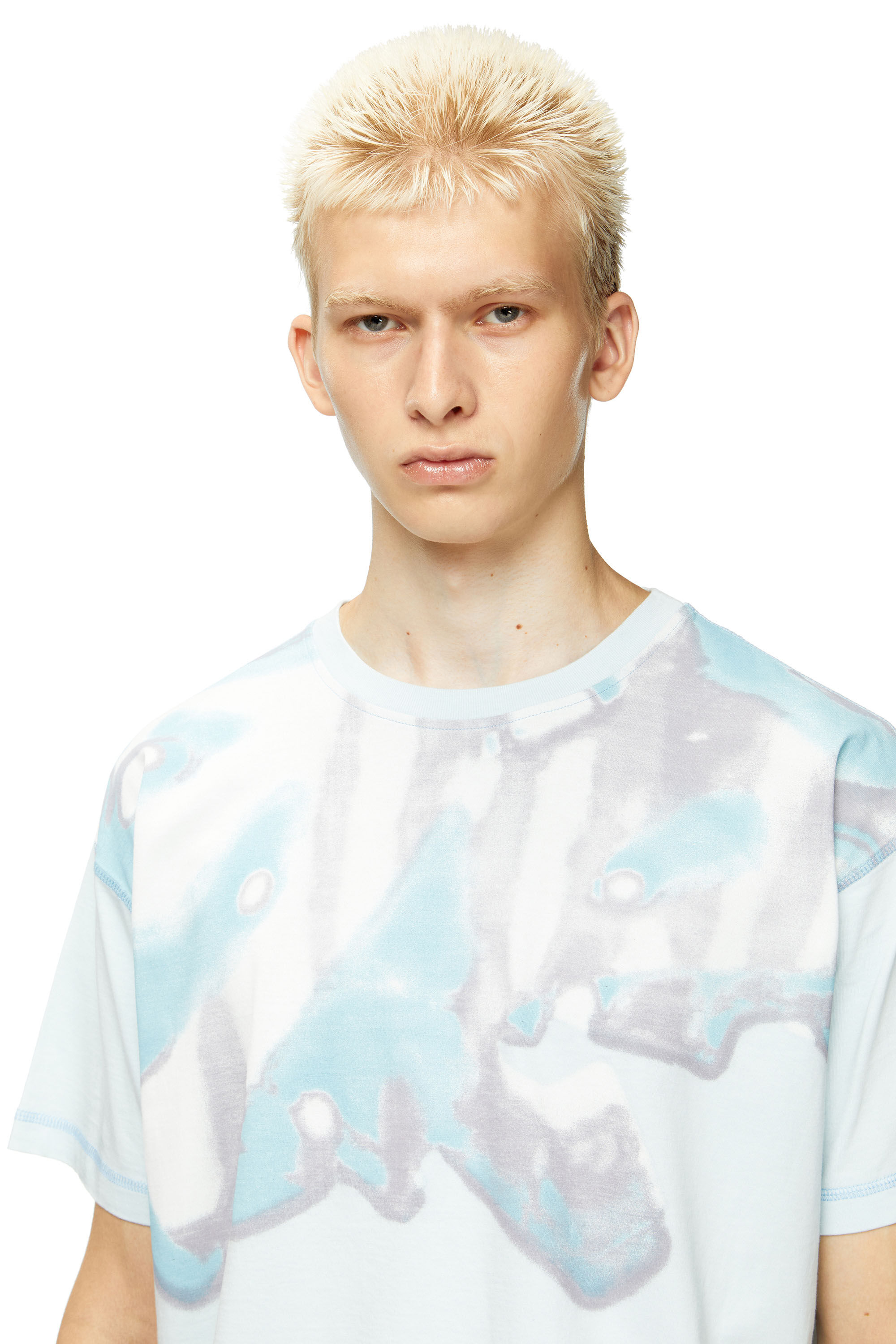 Diesel - T-GASPARD-IHBJ, T-shirt avec imprimé graphique délavé Homme in Bleu - 4