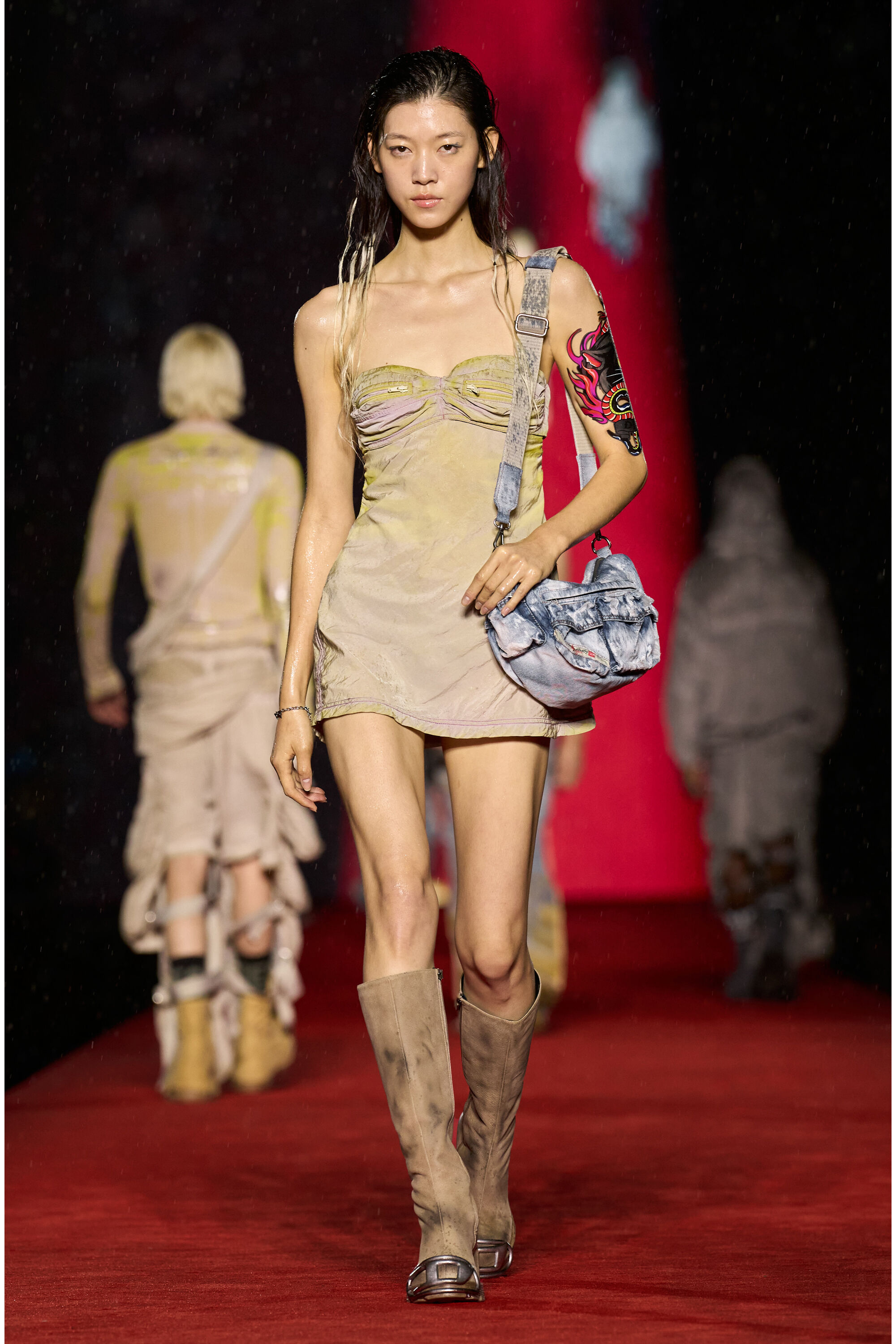 Diesel - D-OUCHY, Robe courte utility avec effets délavés Femme in Vert - 5
