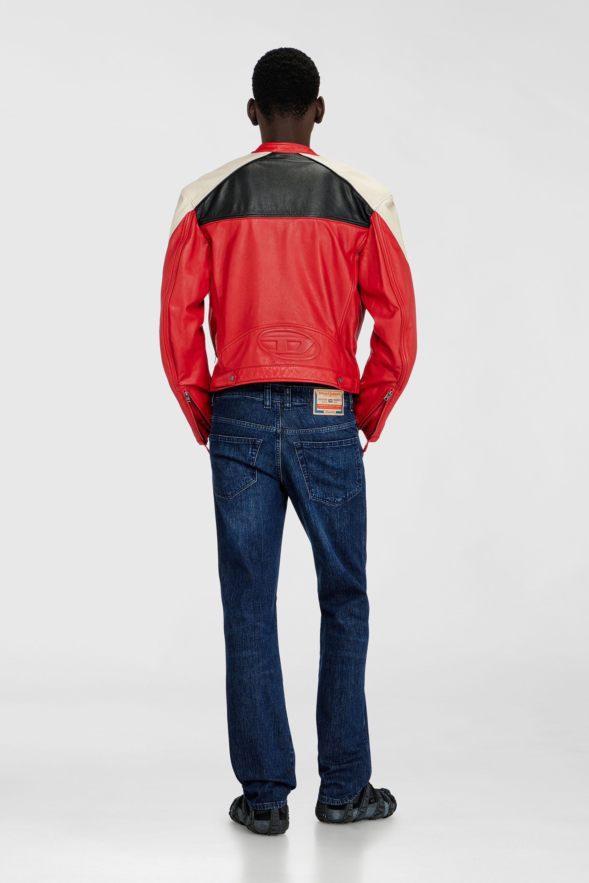 Men's Slim Dark Blue Jeans: Slim Straight Fit | Diesel®
