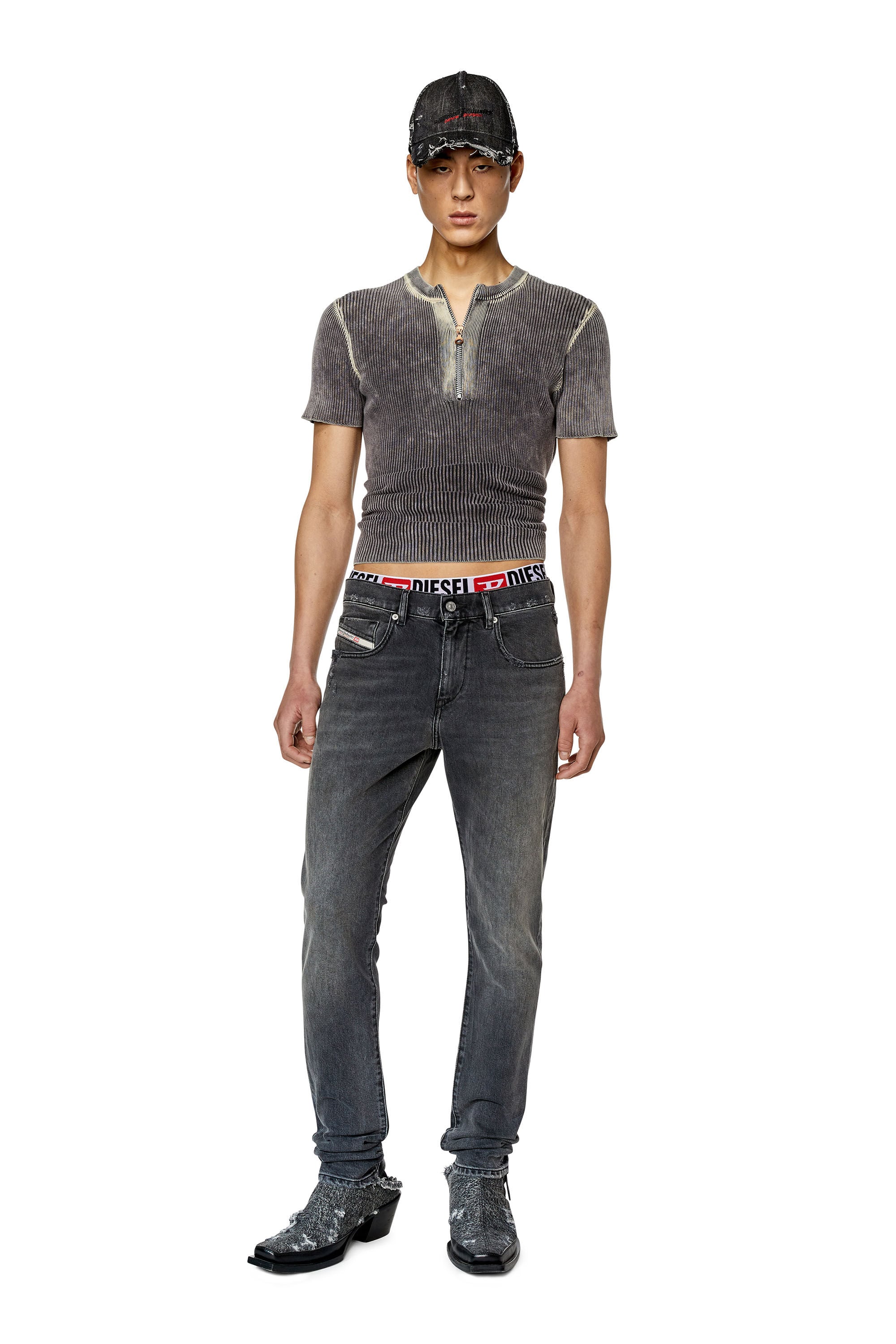 2019 D-STRUKT Man: Slim Black Jeans | Diesel ®