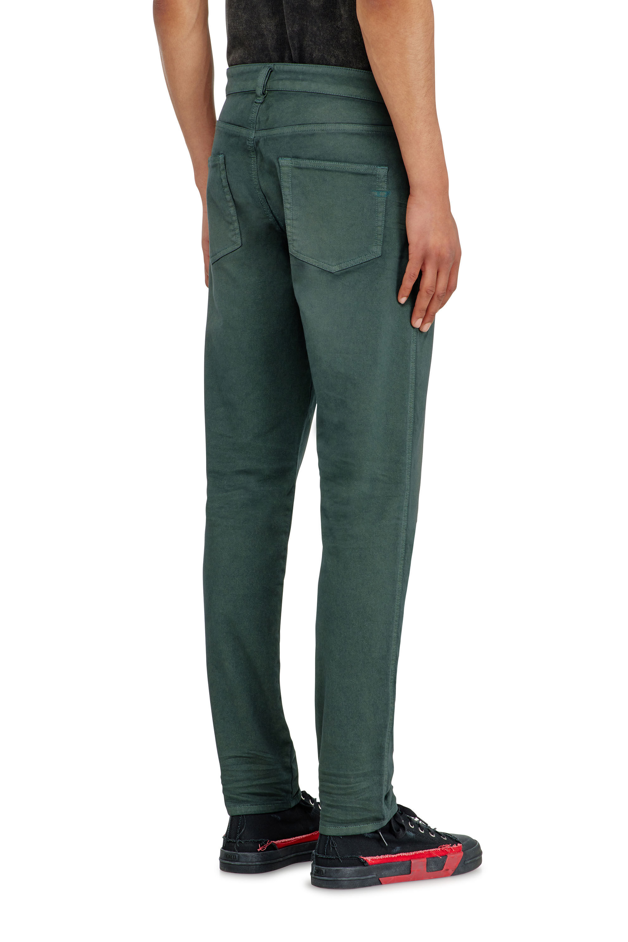 Diesel - Slim 2062 D-Strukt Joggjeans&reg; 0670M Hombre, Verde Oscuro - 3