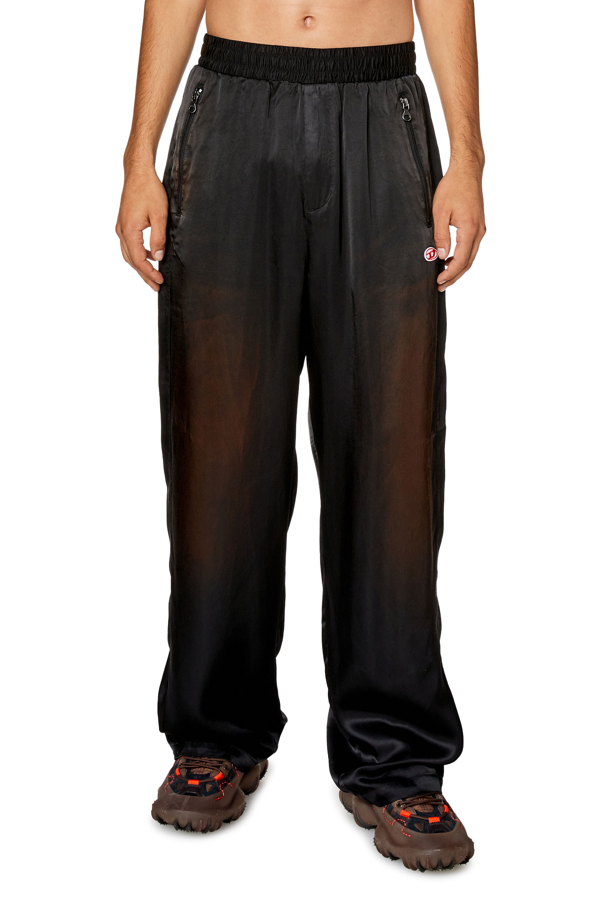 Diesel - P-SMASH, Pantalon en satin solarisé Homme in Noir - 3