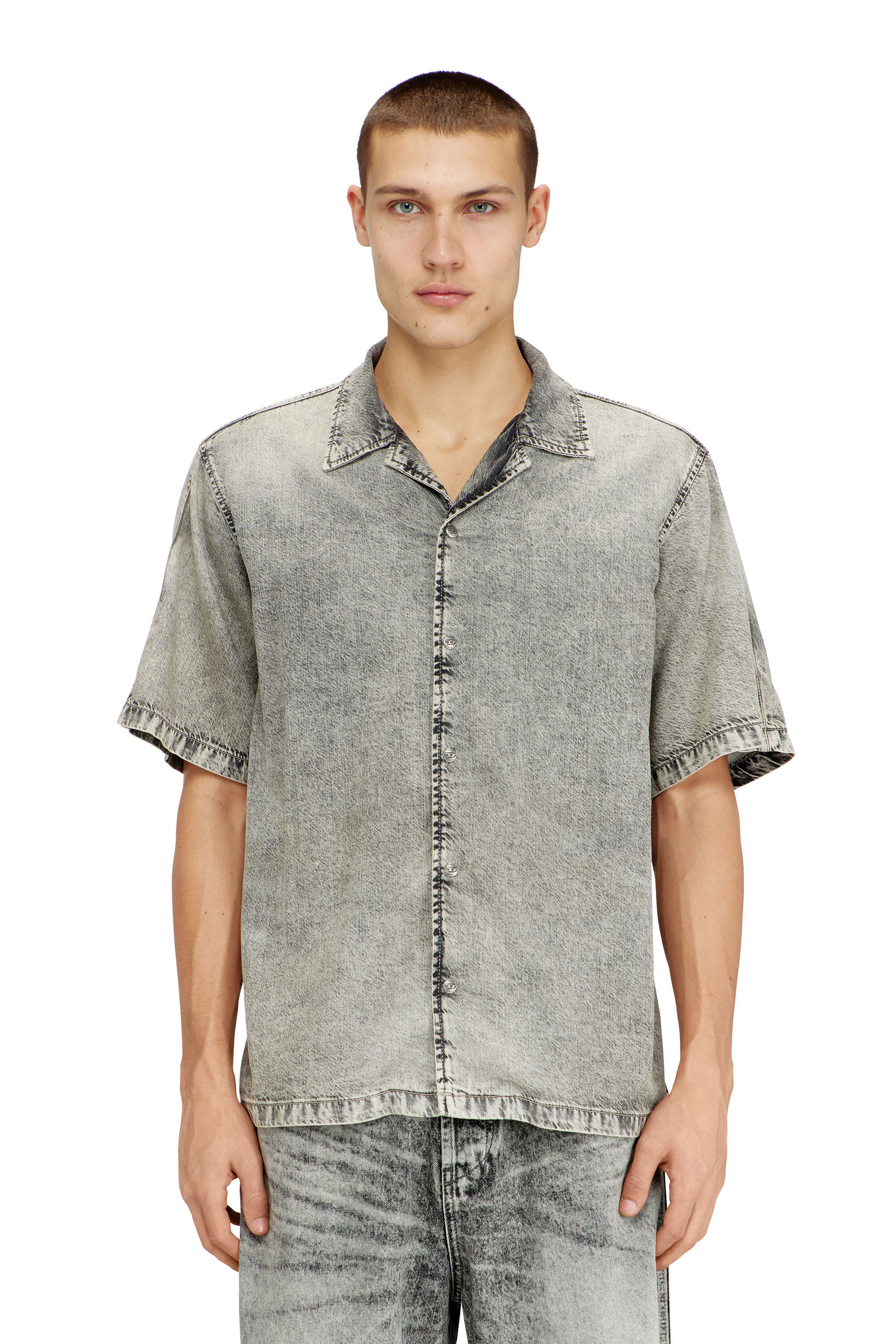 希少 DIESEL コムドット ひゅうが着用 D-Nabil-S デニムシャツS Men's Short-sleeve shirt in fluid treated denim | Grey | Diesel US