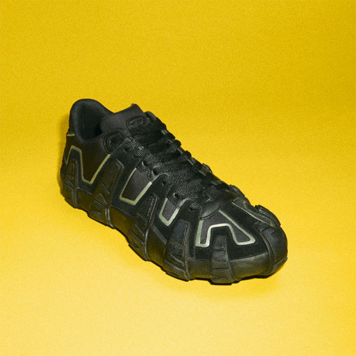 Explore Men's boots and sneakers featuring our s-d-griffe low sneaker