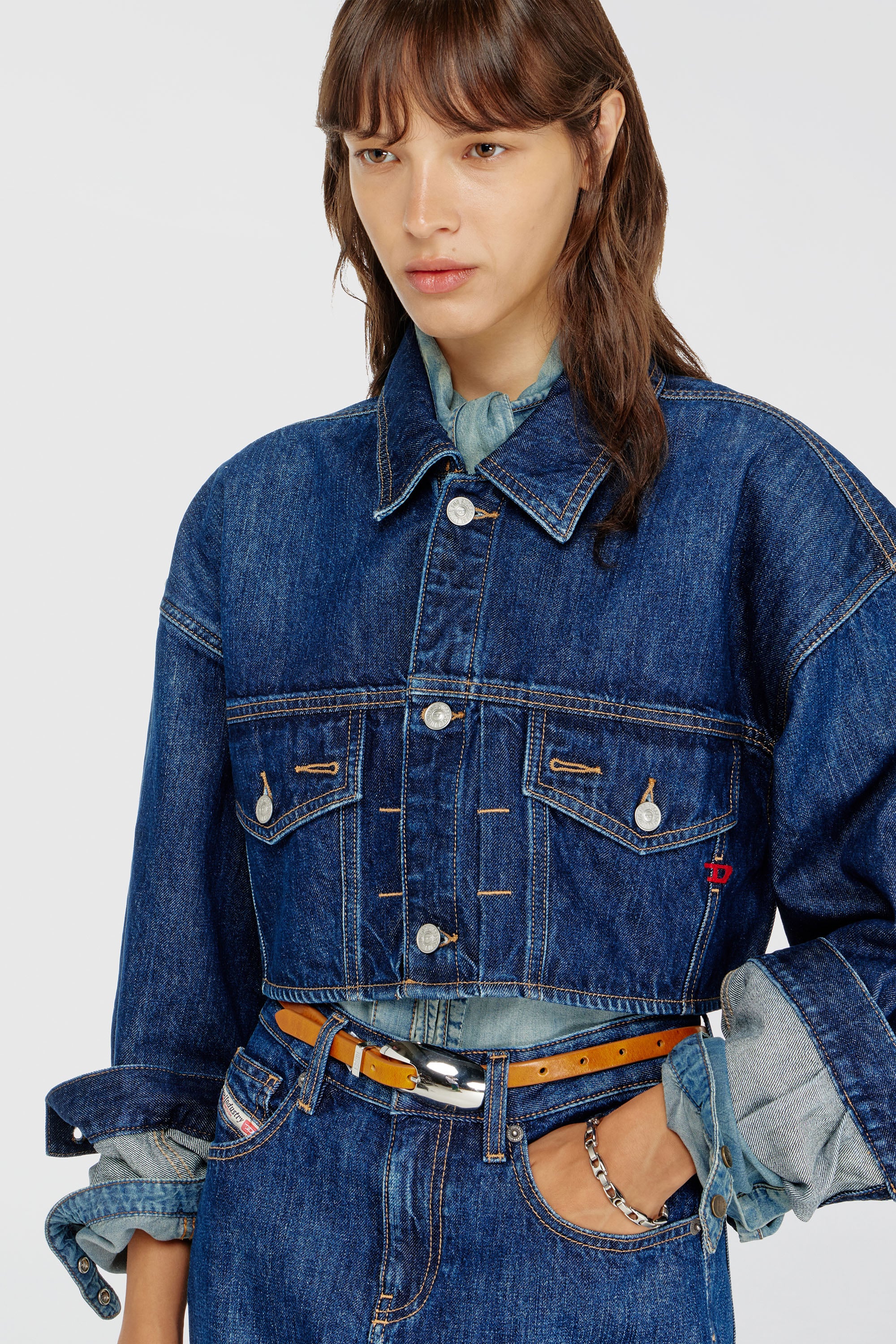 Diesel - DE-MALLEY, Woman's Cropped oversized denim trucker jacket in Medium blue - 4