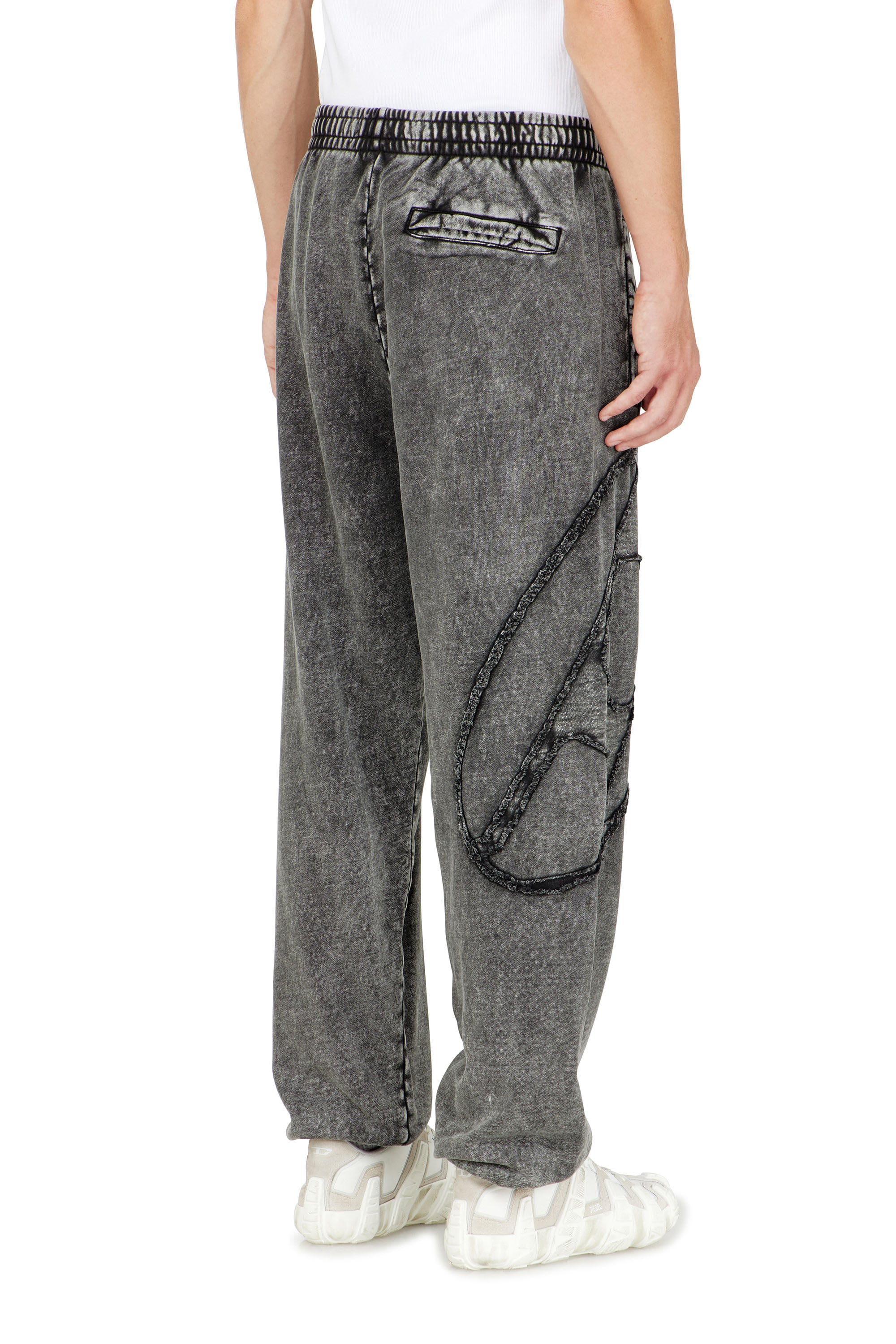 Diesel - P-MARKY-DEN, Pantalones de algod&oacute;n org&aacute;nico con parche Oval D Hombre in Gris - 3