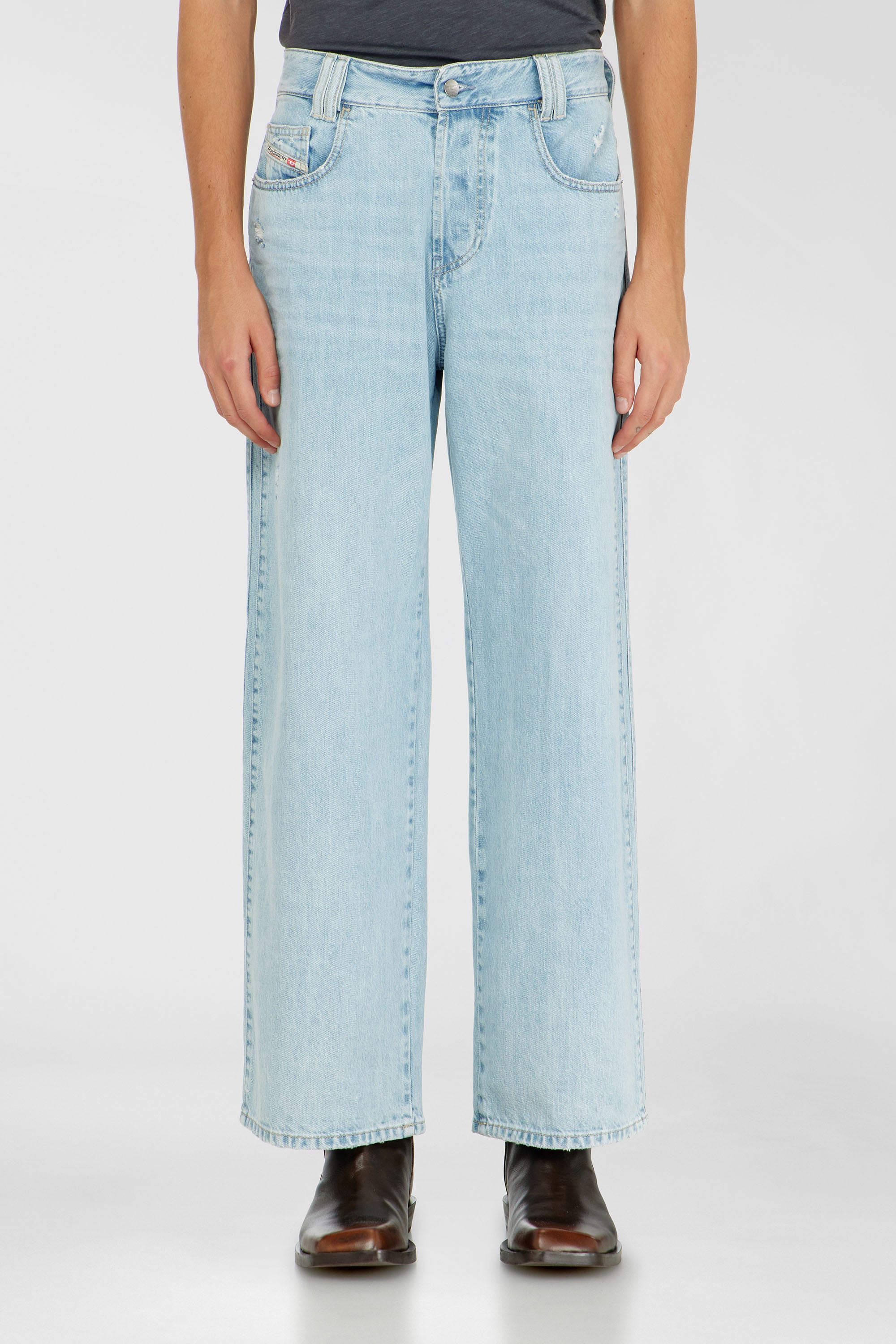 Diesel - Relaxed Jeans 1982 D-Hakou 0TJDF Mixte, Bleu Clair - Image 1