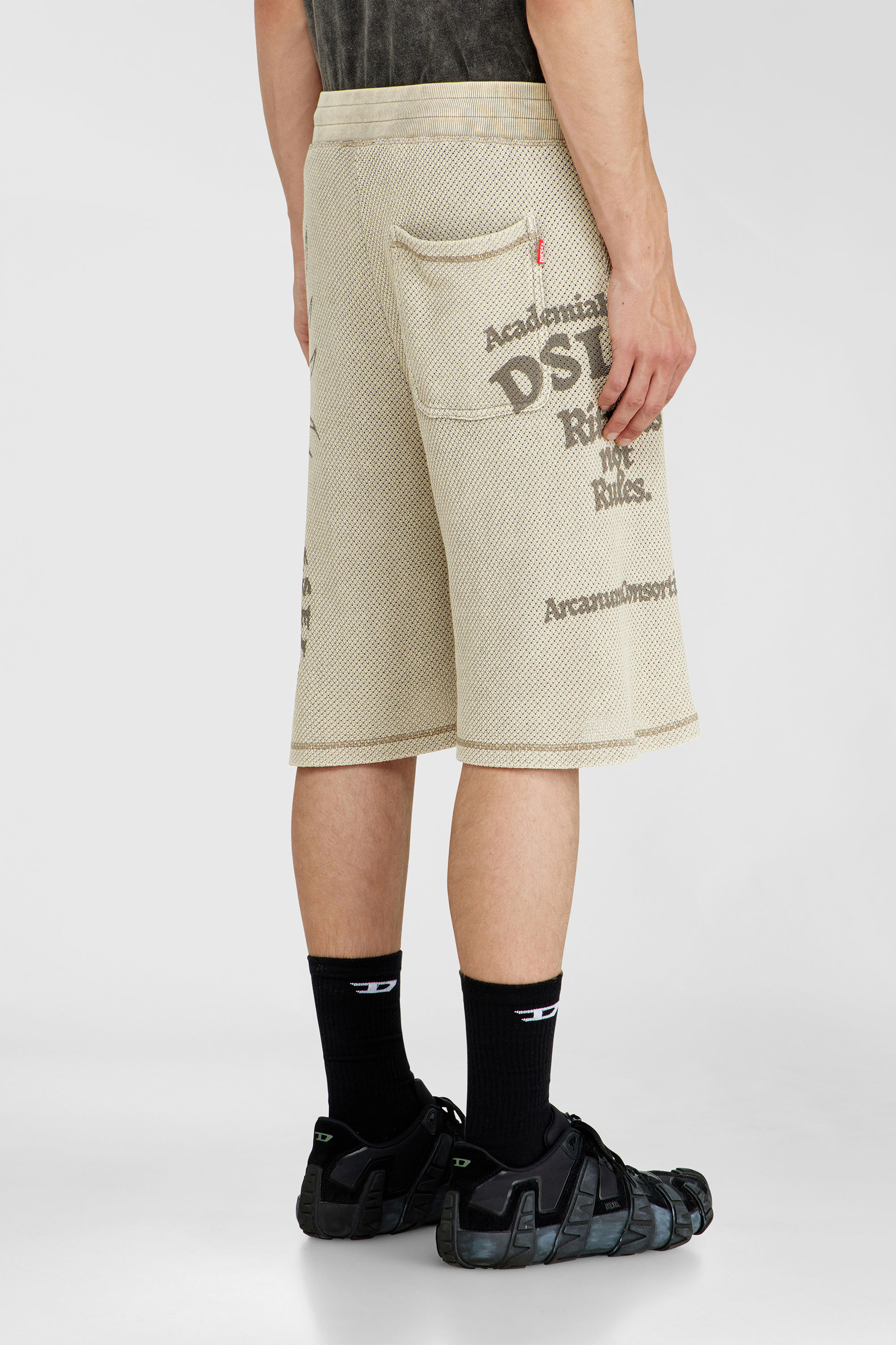 Diesel - P-ERRY, Short pants en coton mesh avec imprim&eacute;s Homme in Beige - 4