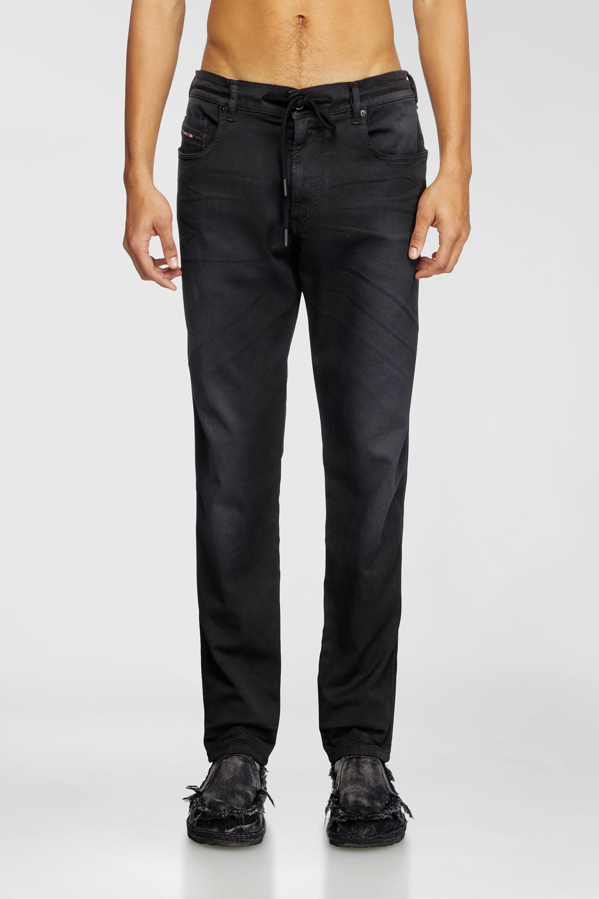 Diesel - Slim 2062 D-Strukt Joggjeans&reg; 0670M Hombre, Negro - 2