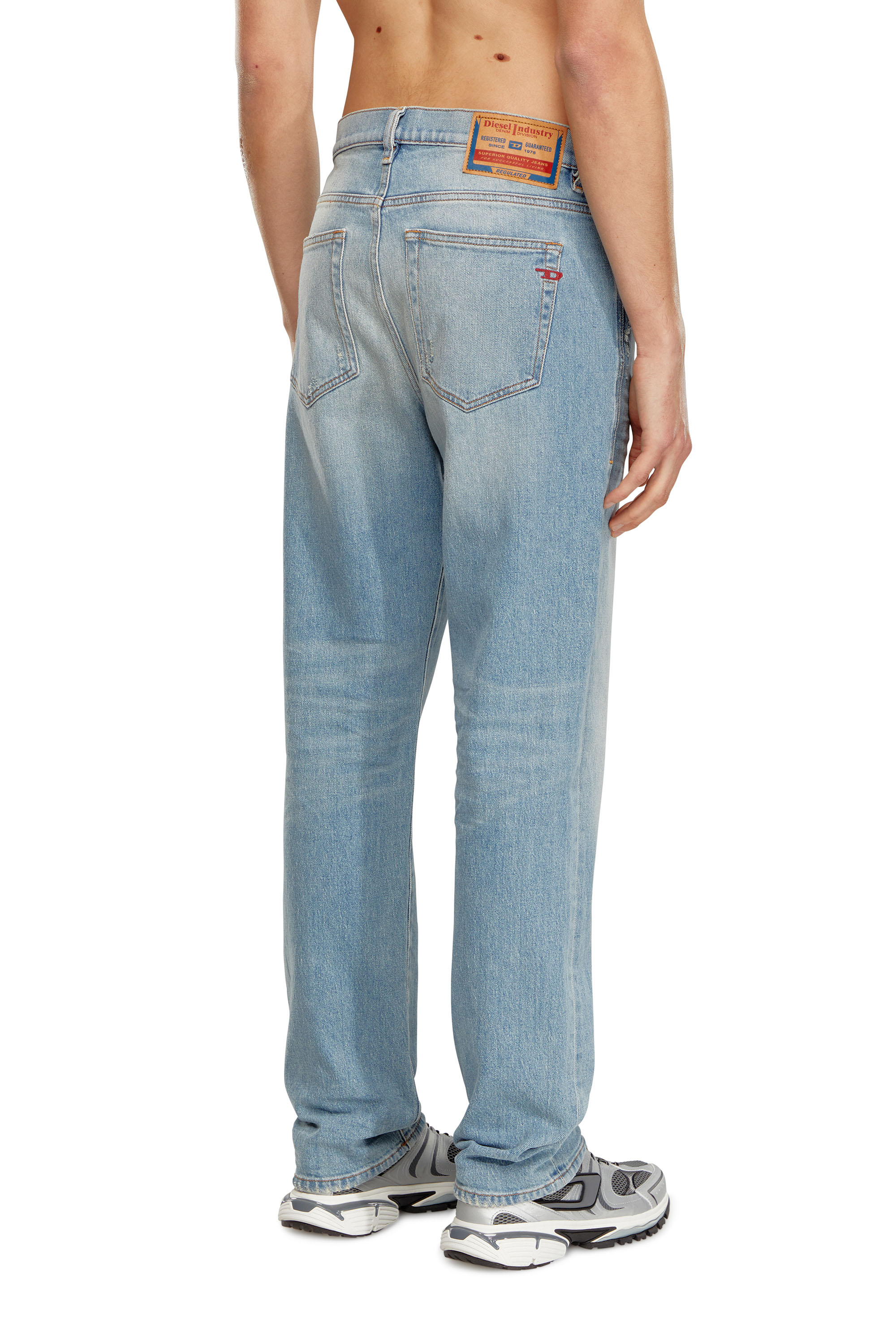 Diesel - Regular Jeans 2020 D-Viker 09H39 Homme, Bleu Clair - Image 4