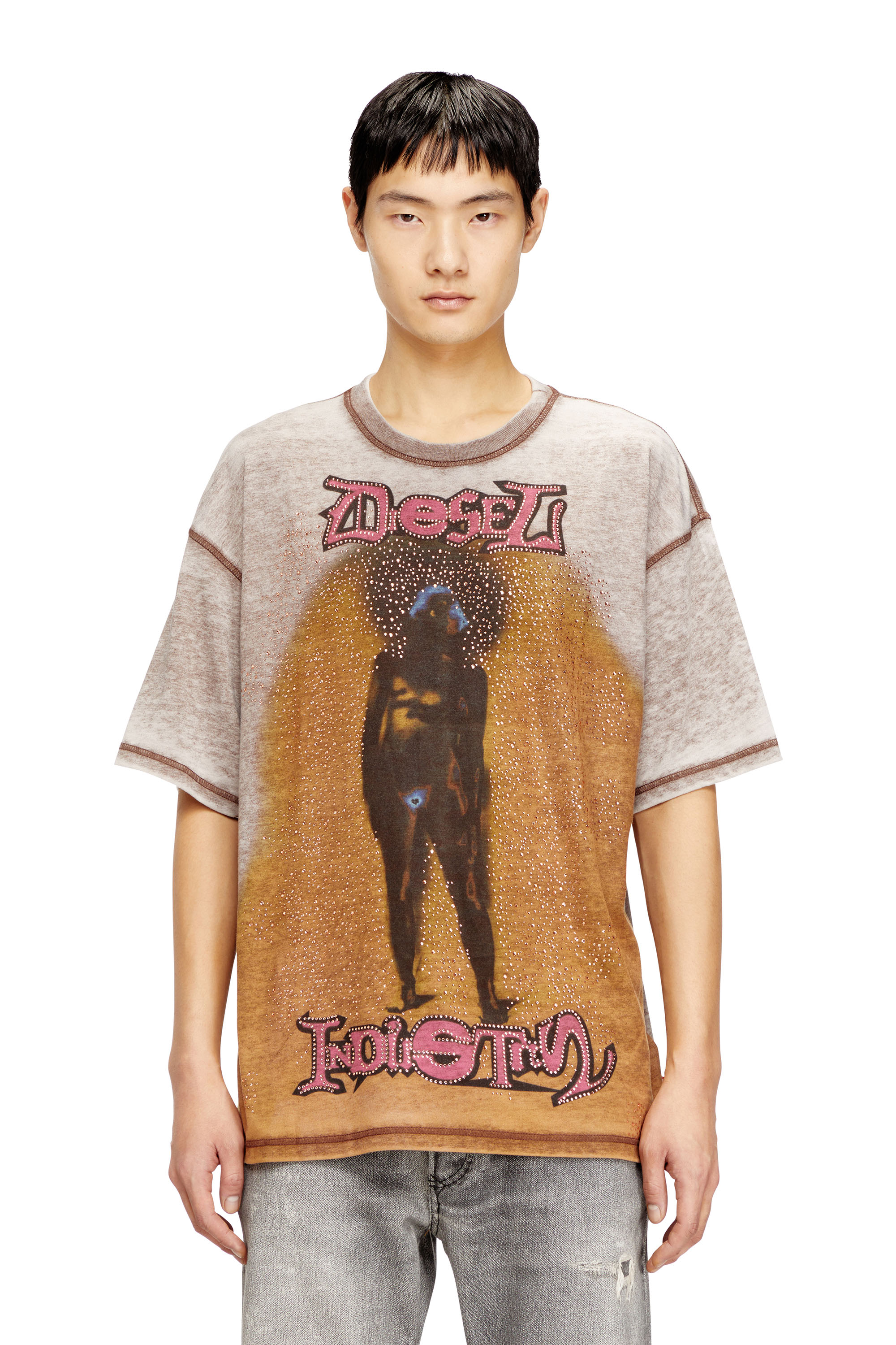 Diesel - T-BOXT-V12, Camiseta relajada con estampado y tachuelas Hombre in Marrón - 1