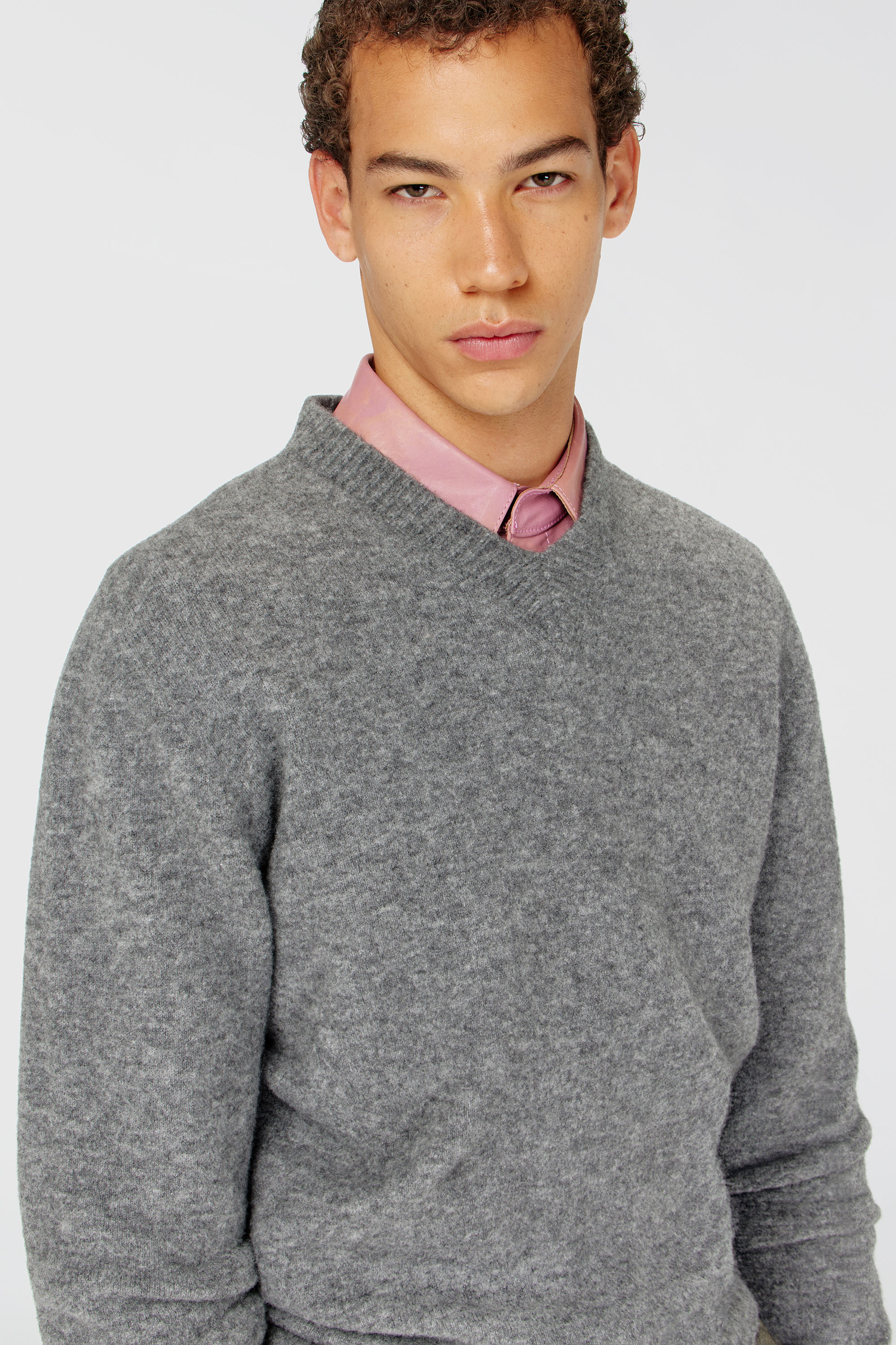 Diesel - K-ANDIE, Man's V-neck jumper in wrinkled boiled knit in Grey - 5