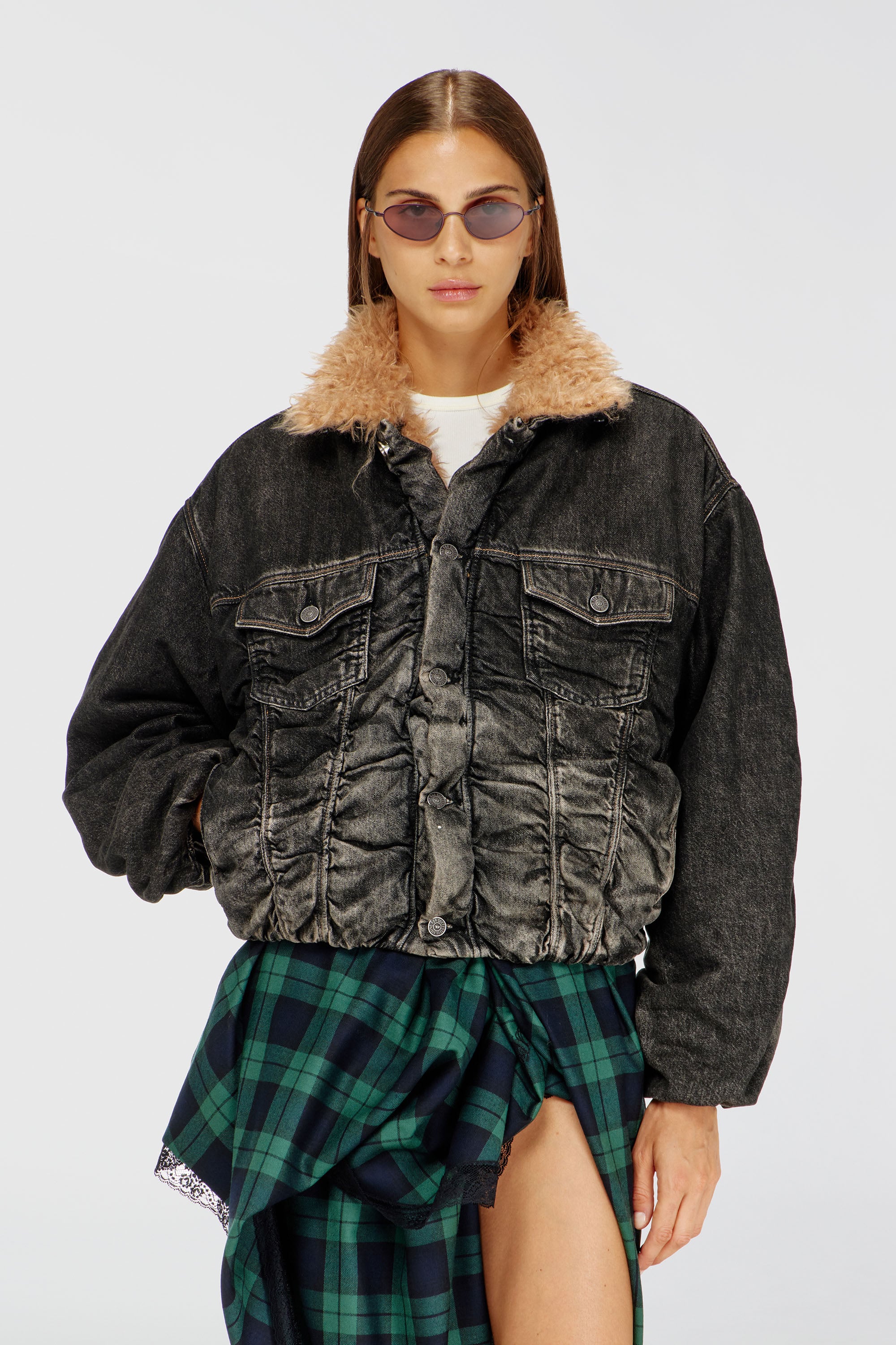 Diesel - D-CURLY-FSJ, Chaqueta vaquera efecto sucio con forro teddy Unisex in Negro - 1