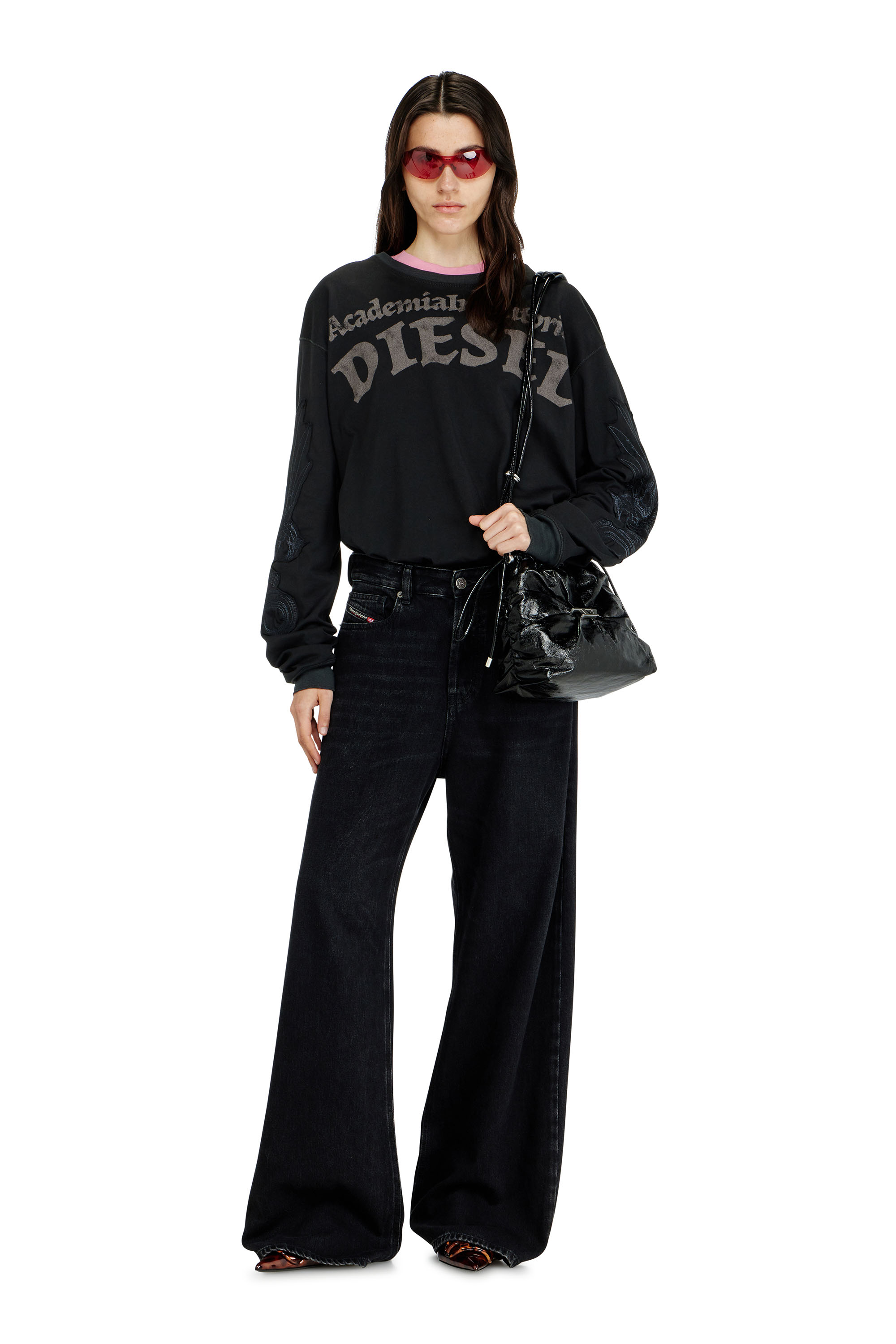 Diesel - SCRUNCH-D BUCKET, Scrunch-D-Bolso tipo cubo en cuero arrugado y brillante Mujer in Negro - 1