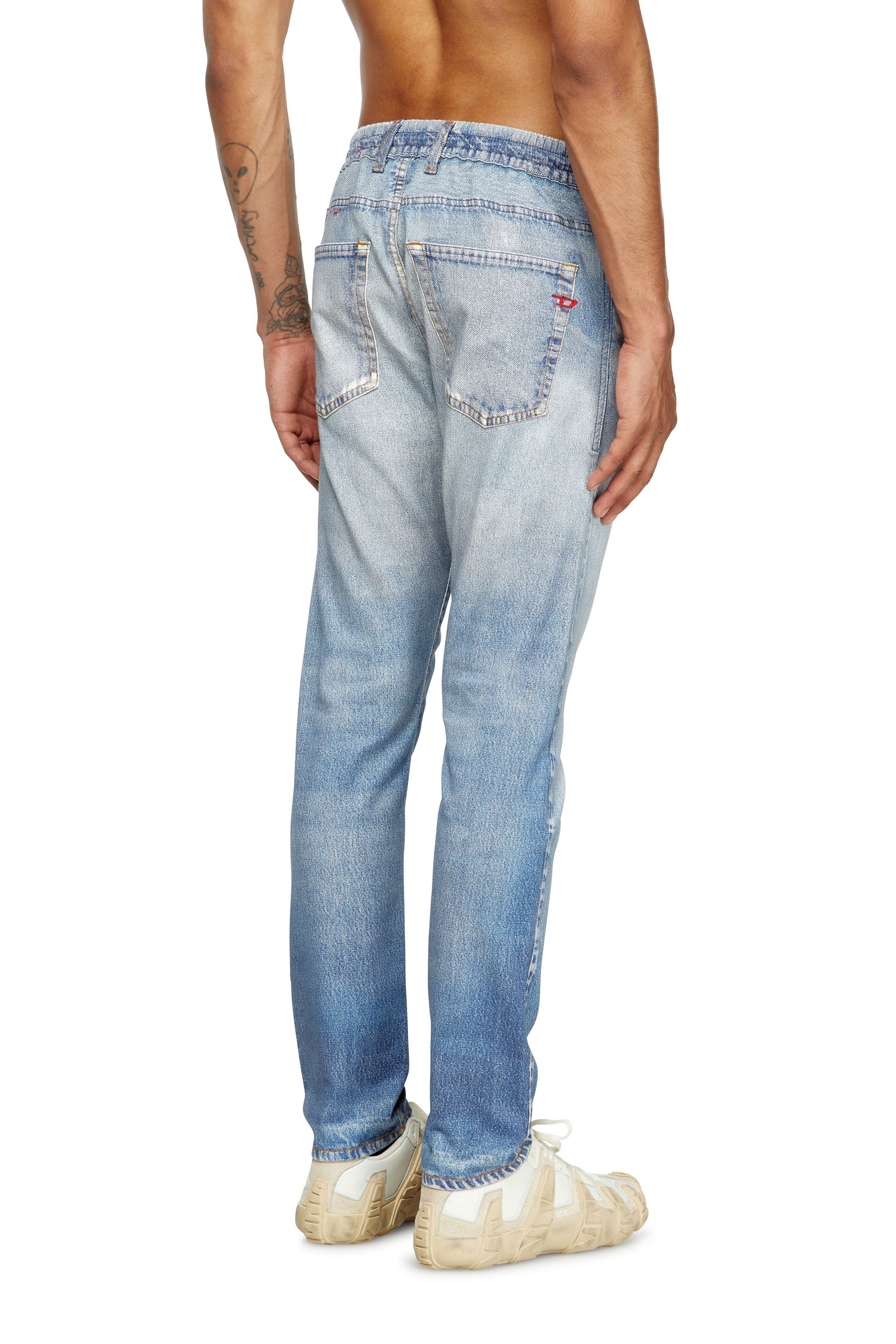 Diesel - Regular 2032 D-Krooley Joggjeans® 068RX Homme, Bleu Clair - Image 4
