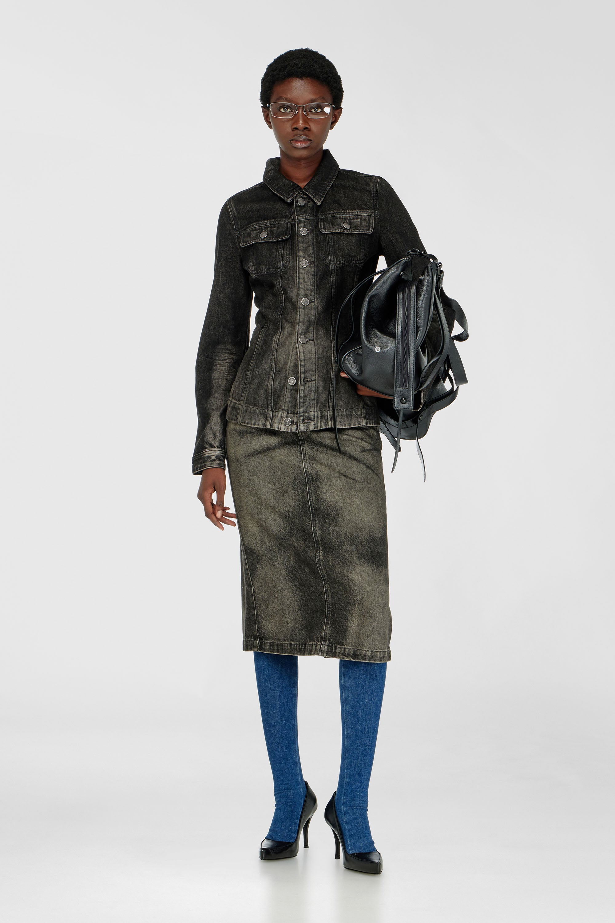 Diesel - DE-KATERIN-FSJ, Female's Fitted trucker jacket in dirty-effect denim in Black/Dark Grey - 2