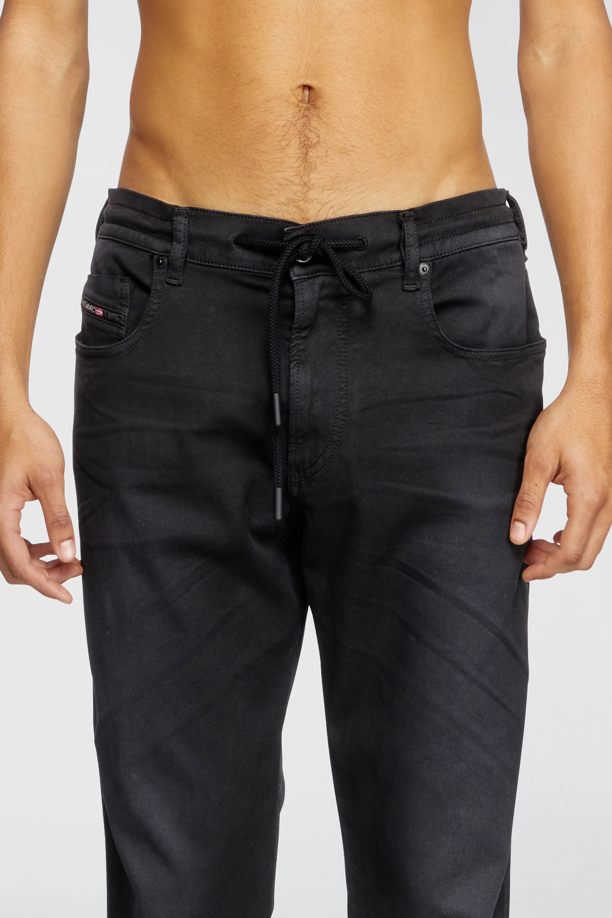 Diesel - Slim 2062 D-Strukt Joggjeans&reg; 0670M Hombre, Negro - 5