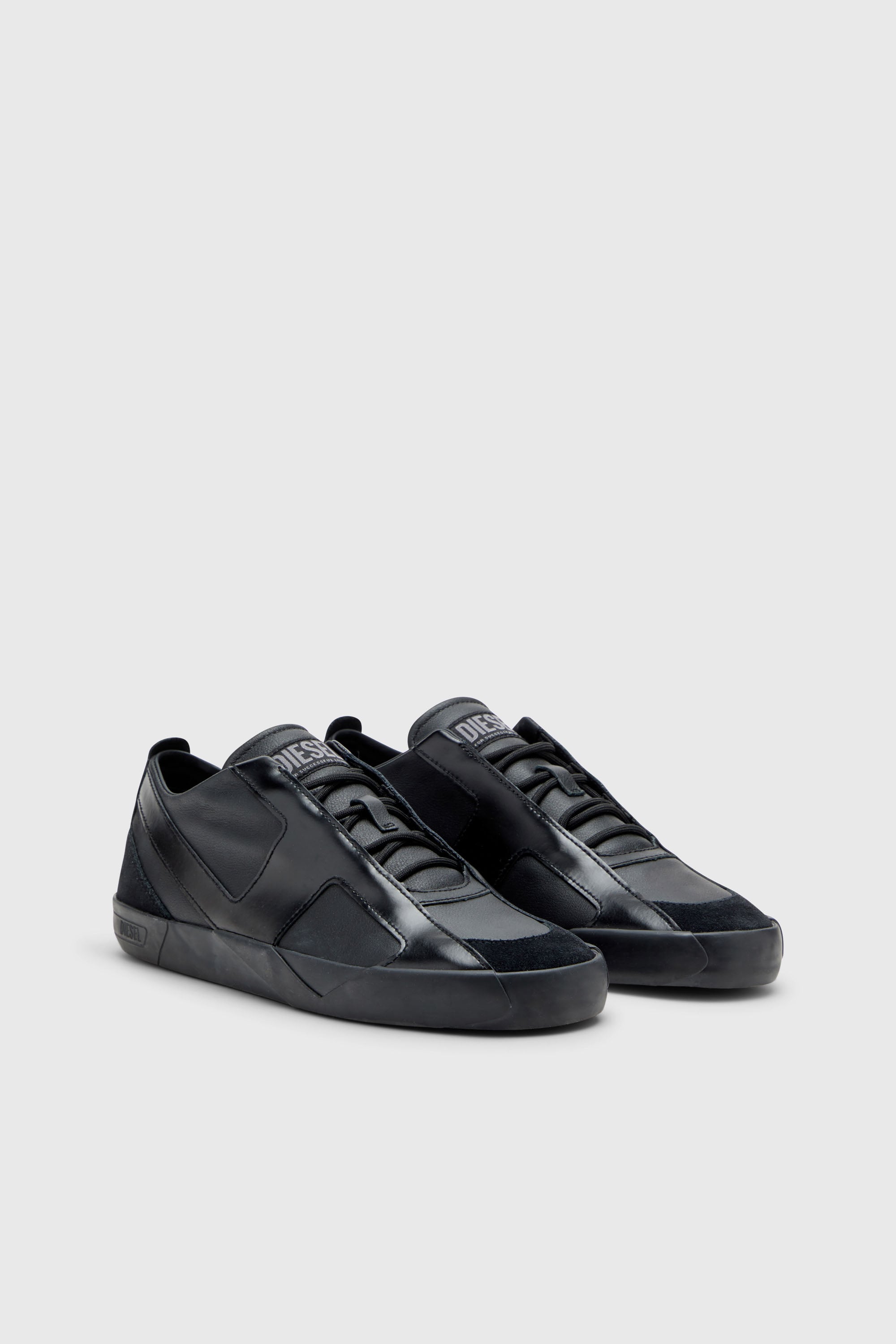 Diesel - S-SLANTE-D LOW, S-Slante-D-Zapatillas de ante y cuero con logotipo D Hombre in Negro - 2