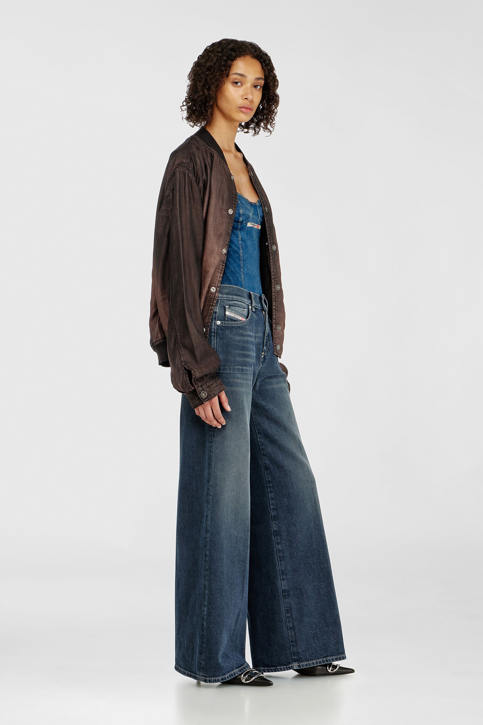 Diesel - Flare Jeans 1978 D-Akemi 007EI Femme, Bleu Fonc&eacute; - Image 2