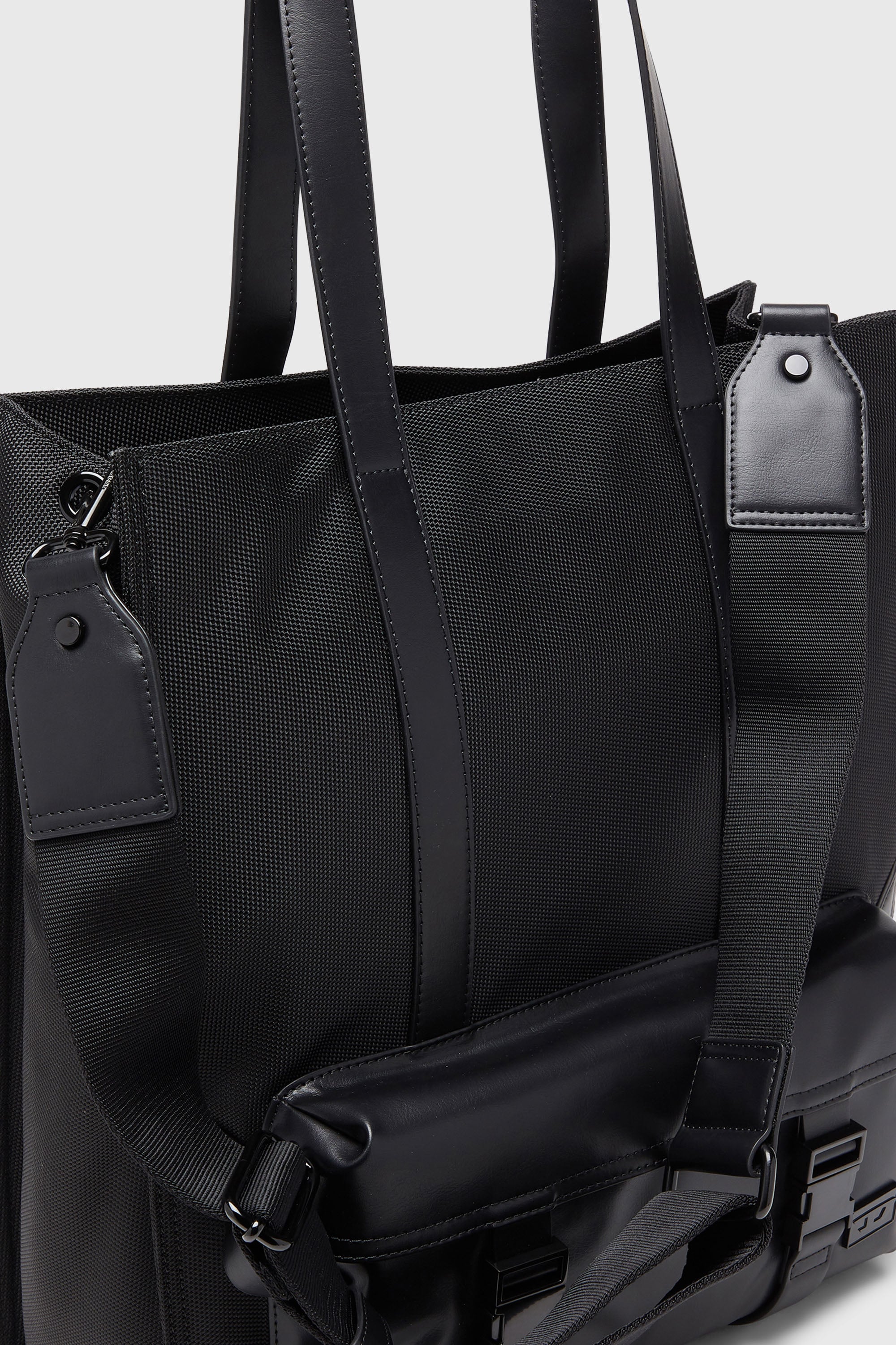 Diesel - MULTI-PKTS TOTE X, Unisex's Multi-Pkts - Shopping bag with flap pocket and zip in Black - 5