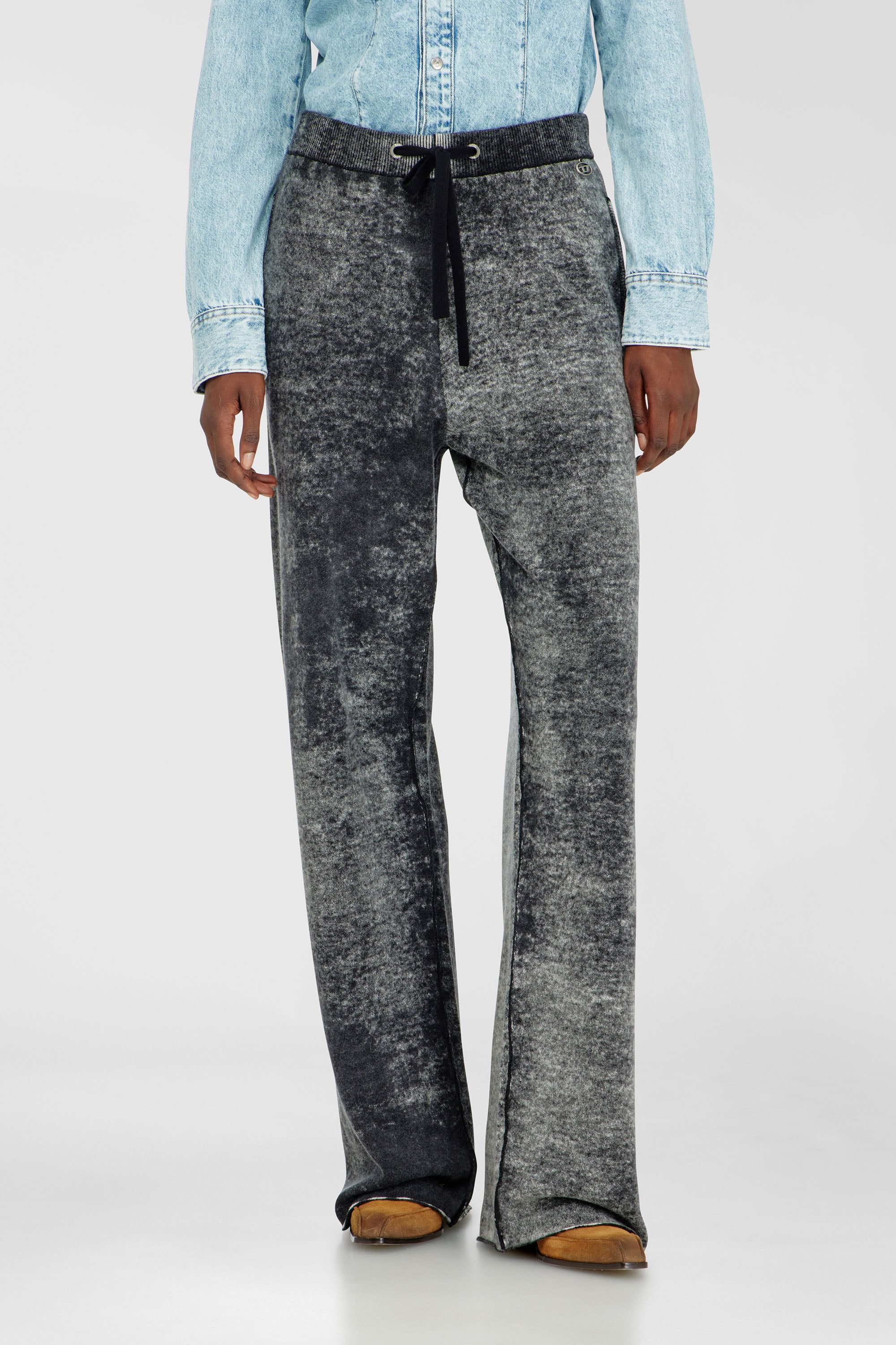 Diesel - M-HONORINE, Pantalones de ch&aacute;ndal de lana tejida con estampado inverso Mujer in Gris - 1