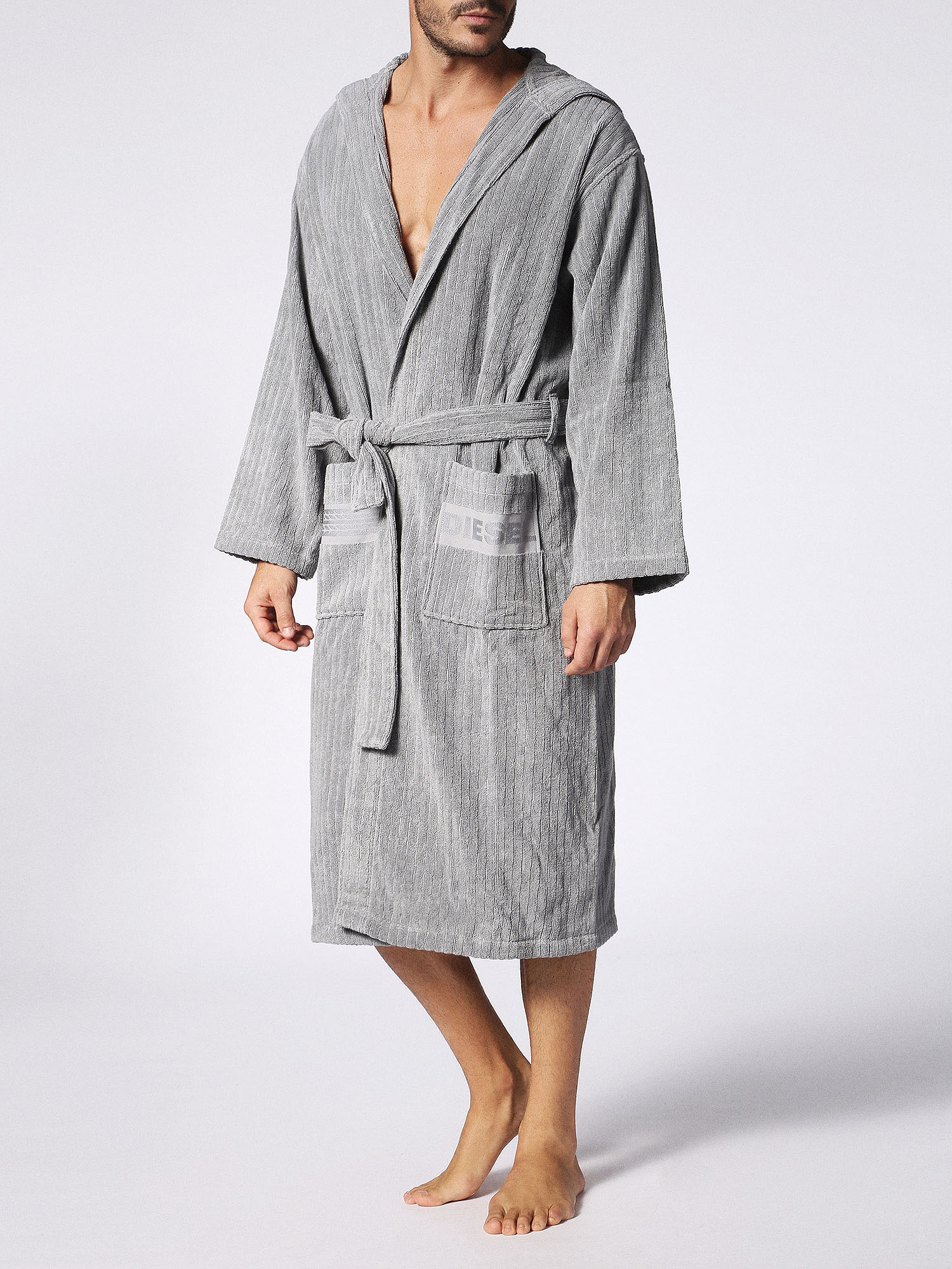Albornoz gris con bolsillos decorados, talla l/xl